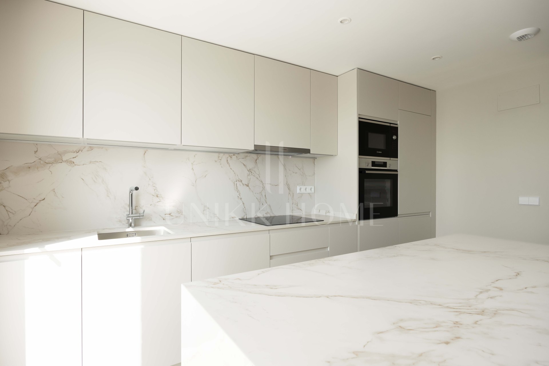 Nuevo ático, construido en 2026 y vendido sin muebles en el corazón de La Campana