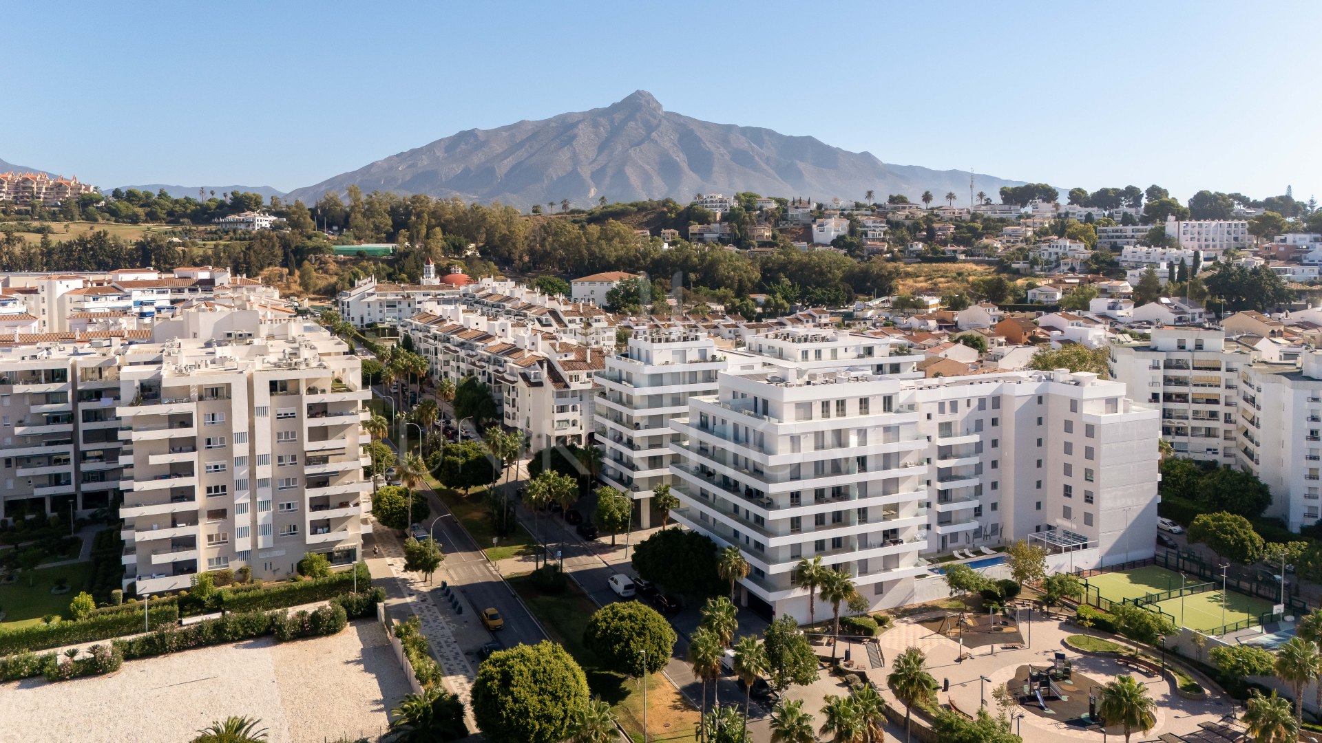 Nuevo ático, construido en 2026 y vendido sin muebles en el corazón de La Campana