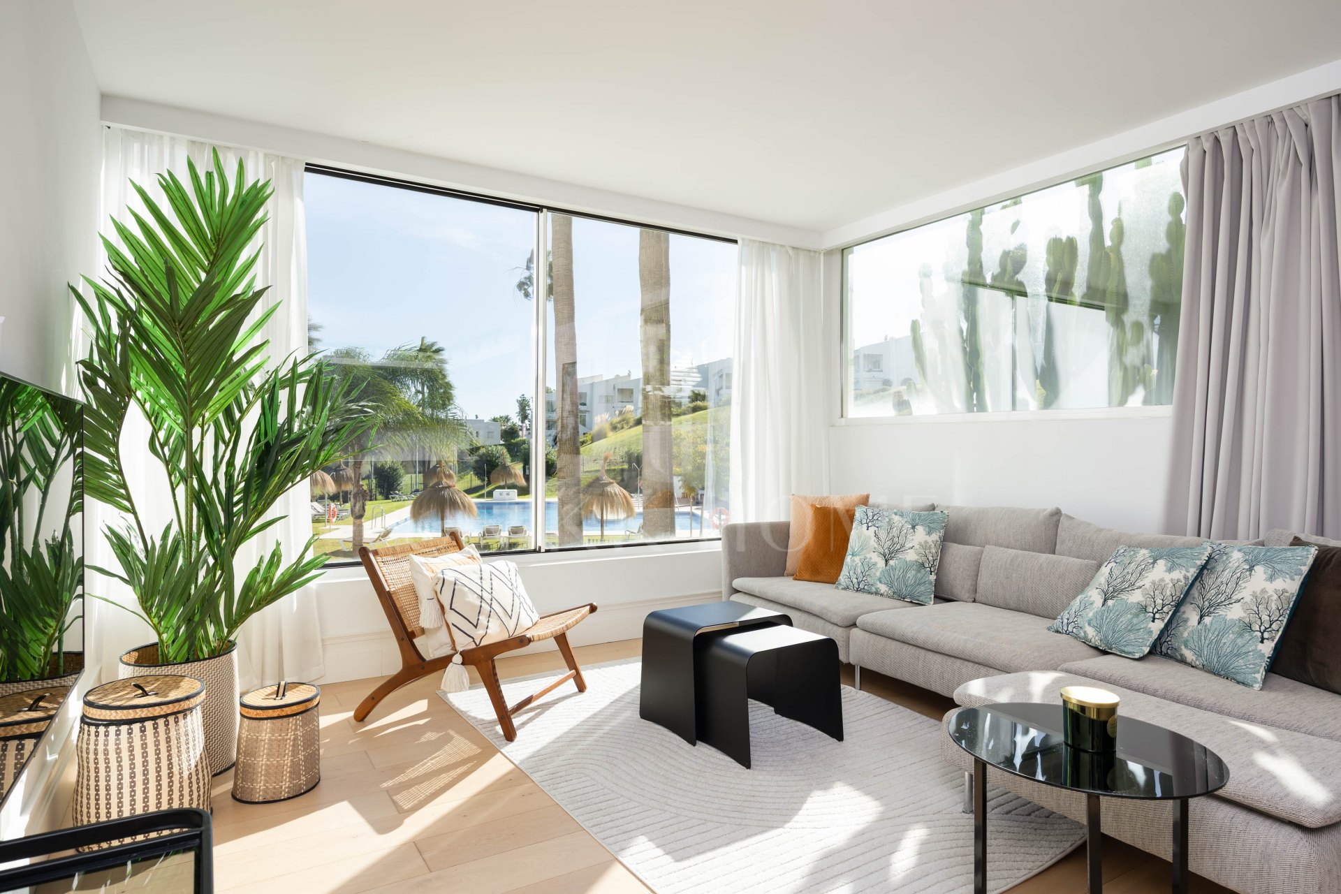 Precioso Apartamento reformado con impresionantes vistas en Nueva Andalucía