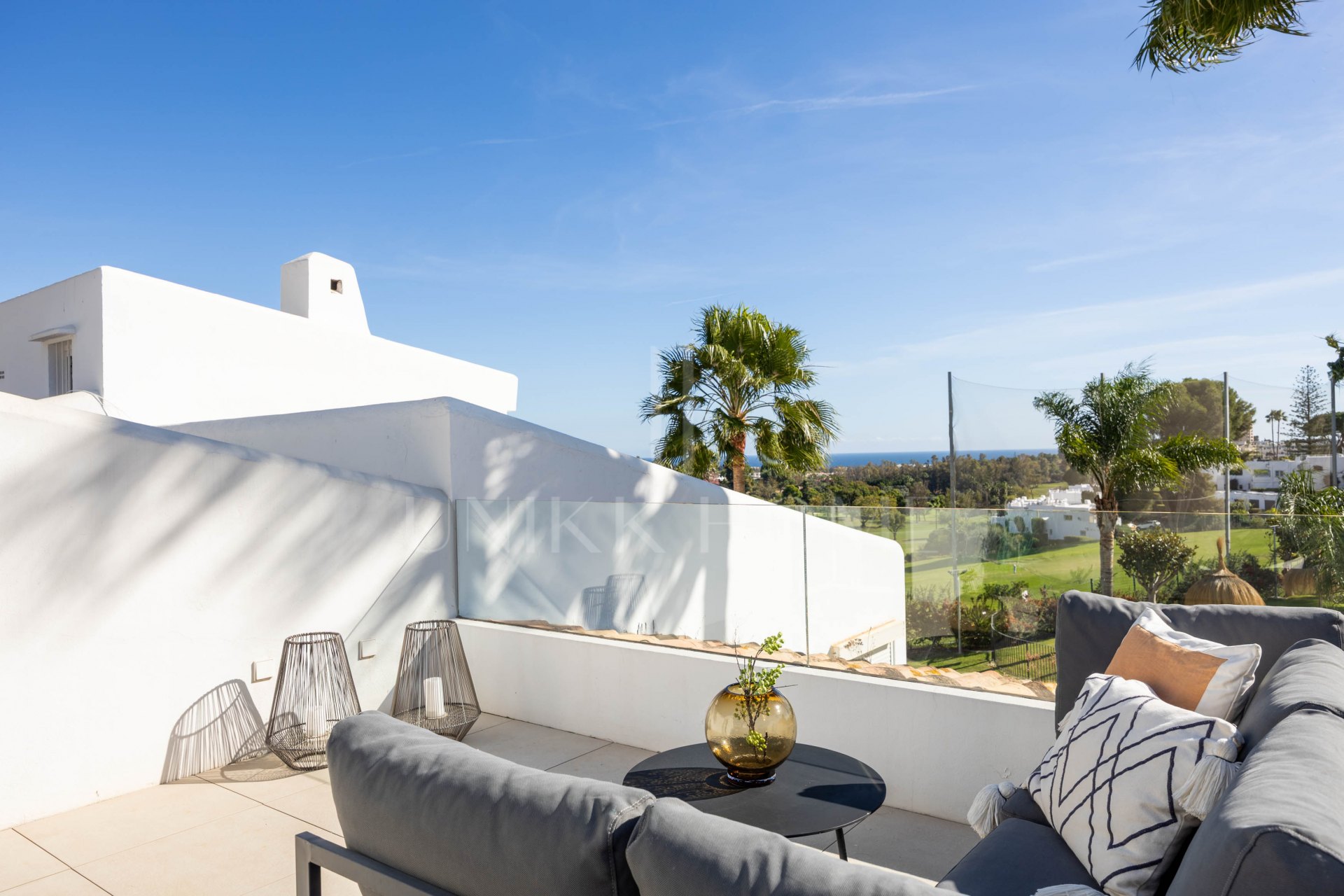 Precioso Apartamento reformado con impresionantes vistas en Nueva Andalucía