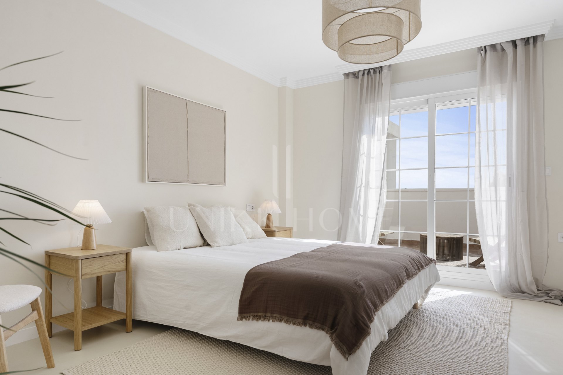 Ático dúplex totalmente renovado en Rio Real, Marbella Este