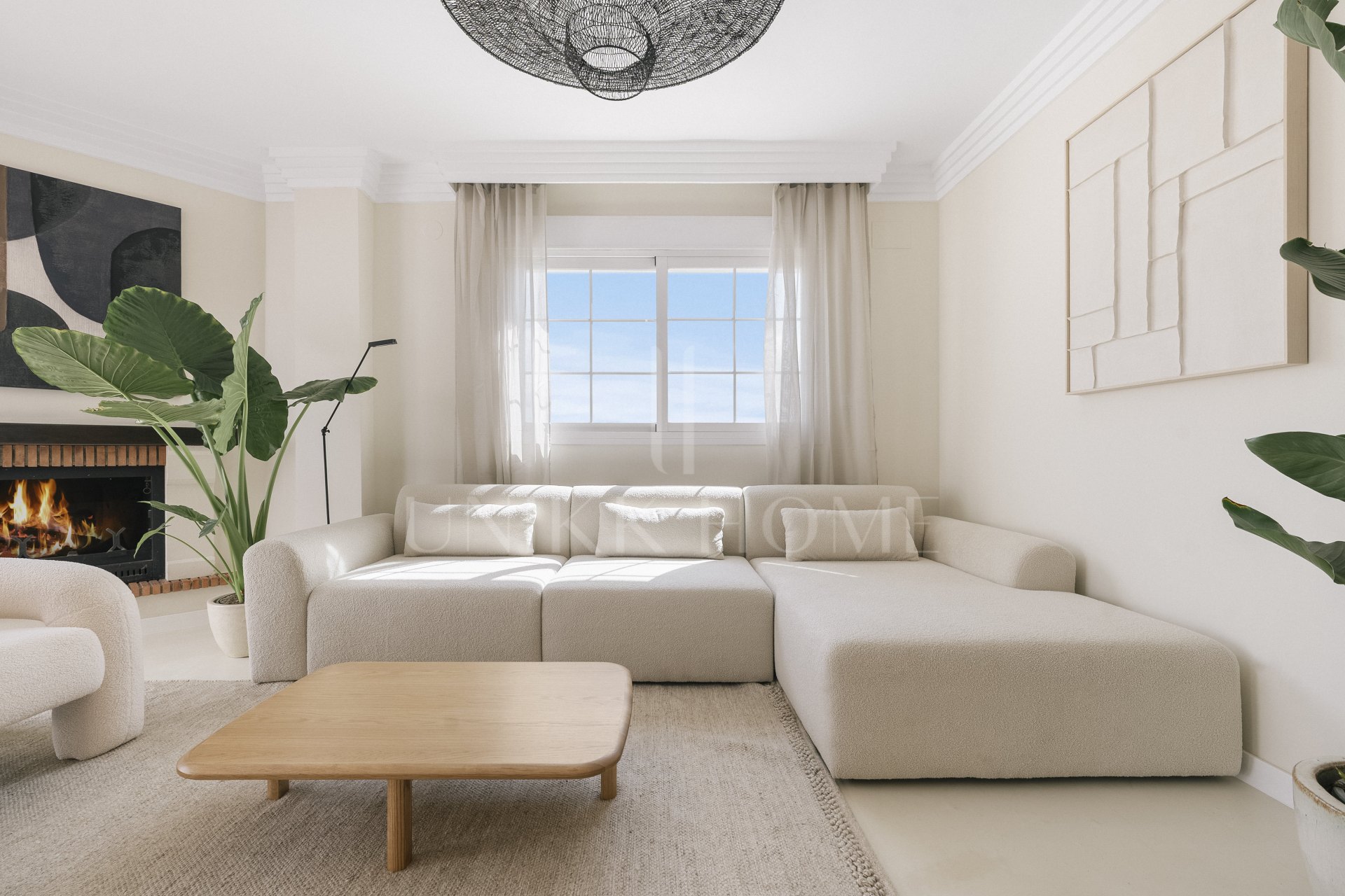 Ático dúplex totalmente renovado en Rio Real, Marbella Este