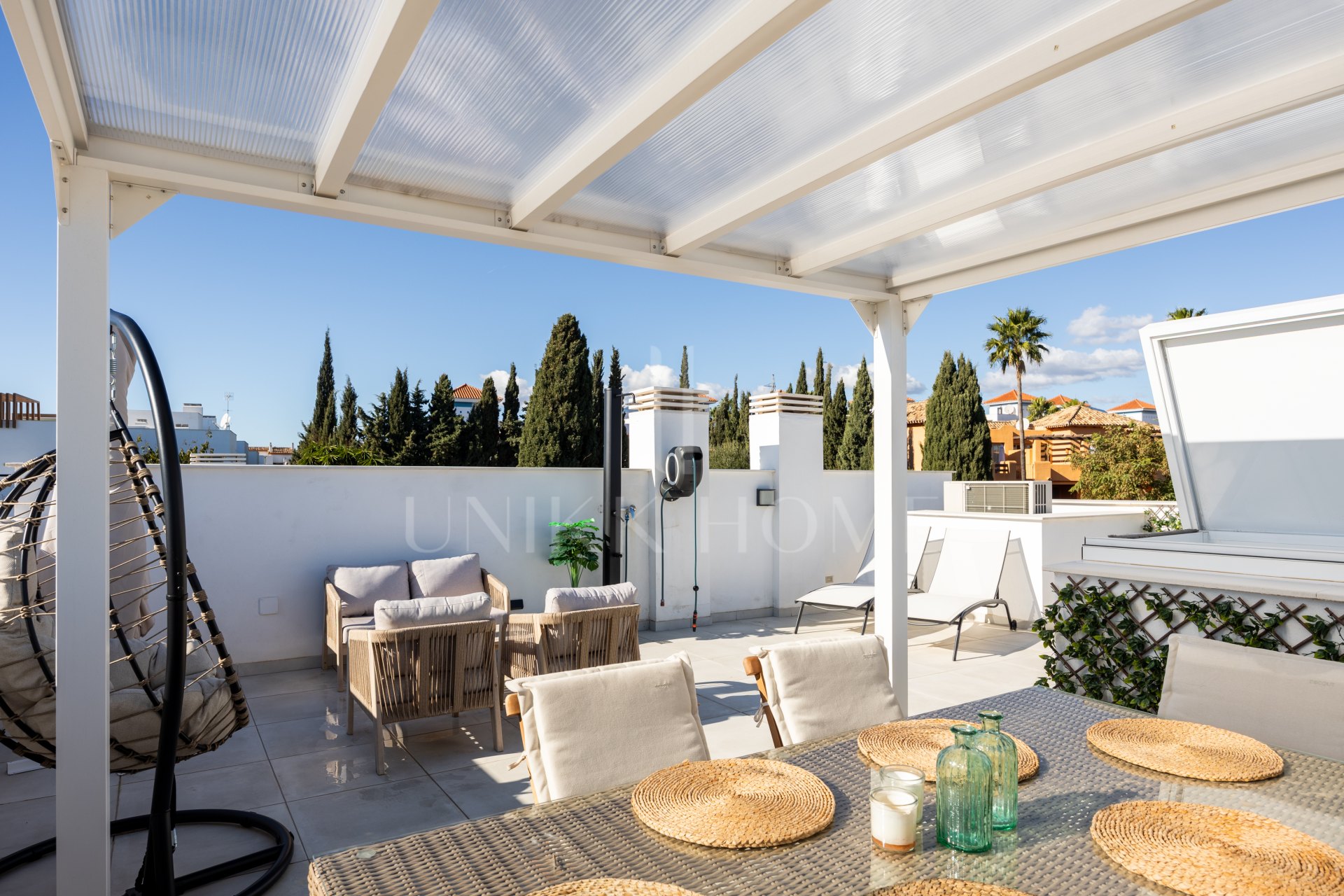 This townhouse in Los Miradores del Sol, Bel-Air Estepona