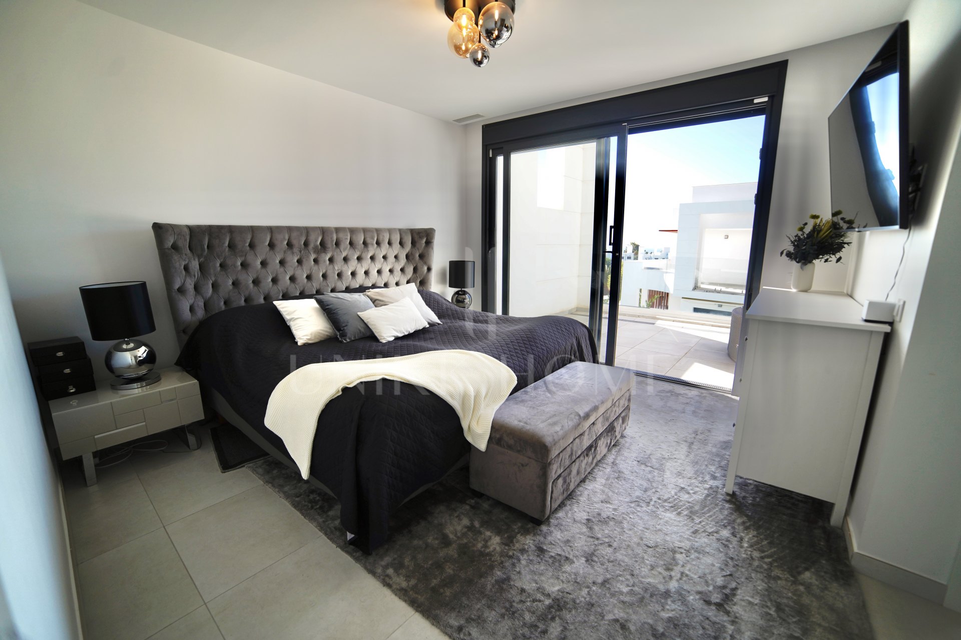 This townhouse in Los Miradores del Sol, Bel-Air Estepona