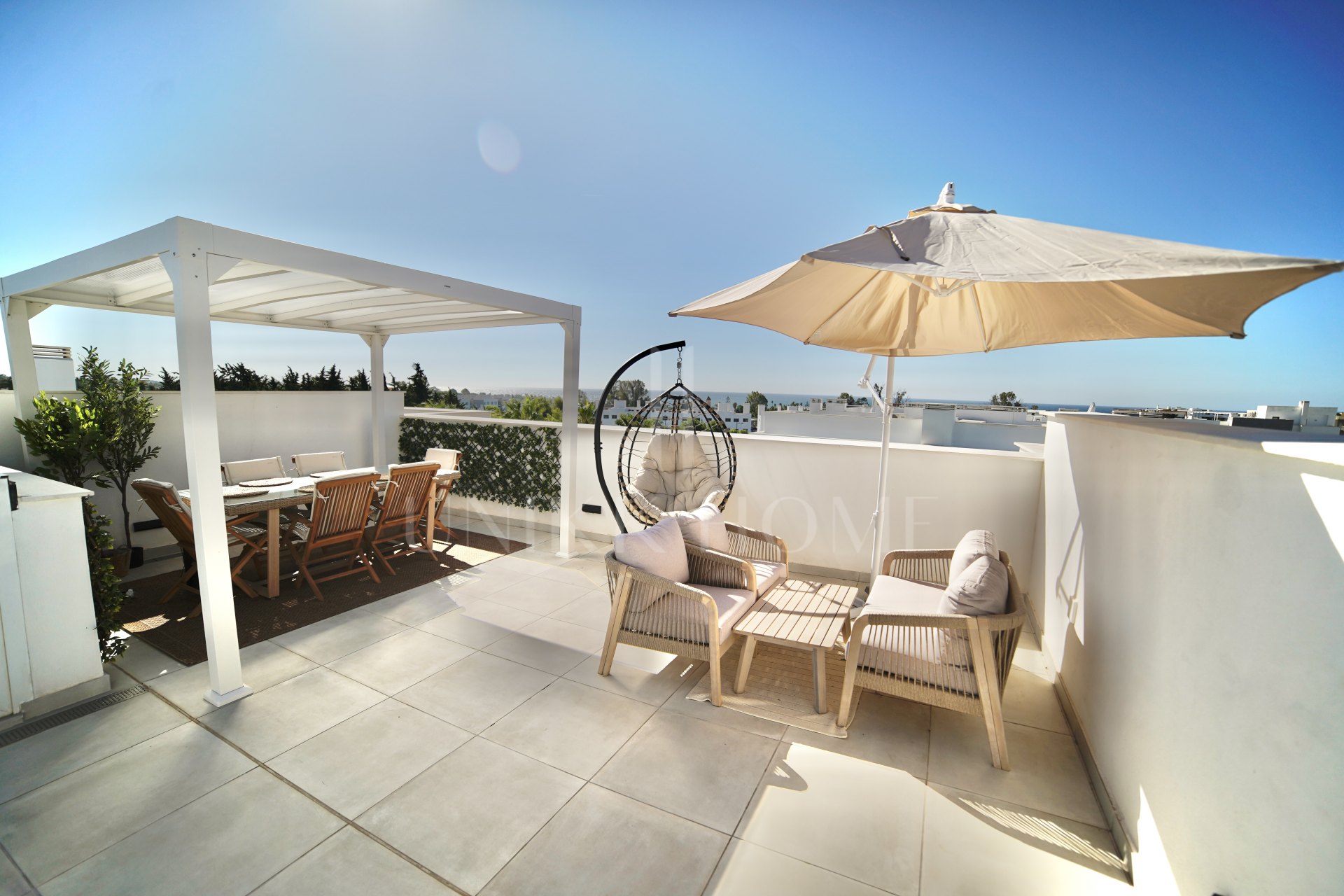 This townhouse in Los Miradores del Sol, Bel-Air Estepona