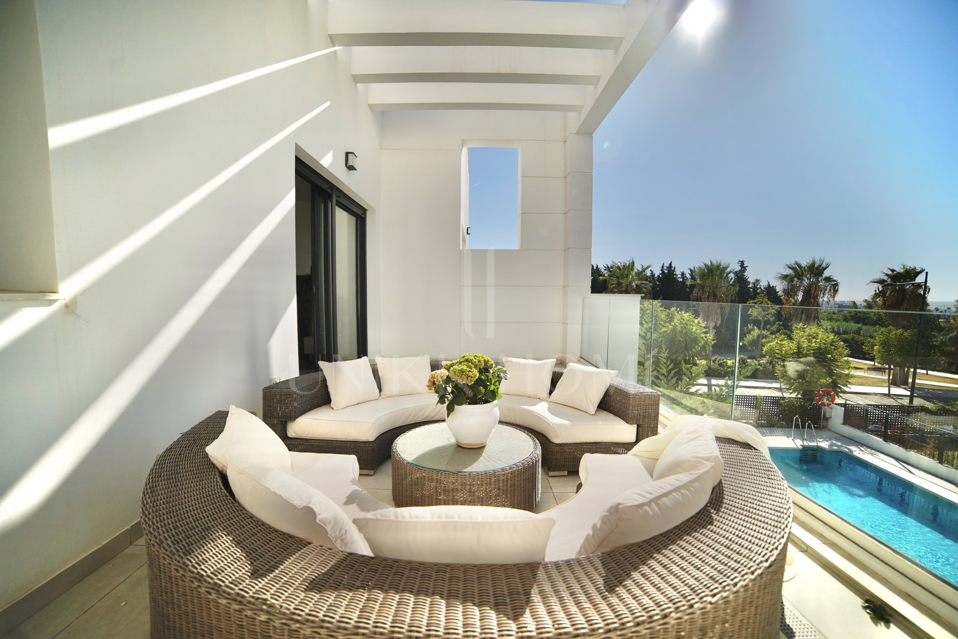 This townhouse in Los Miradores del Sol, Bel-Air Estepona