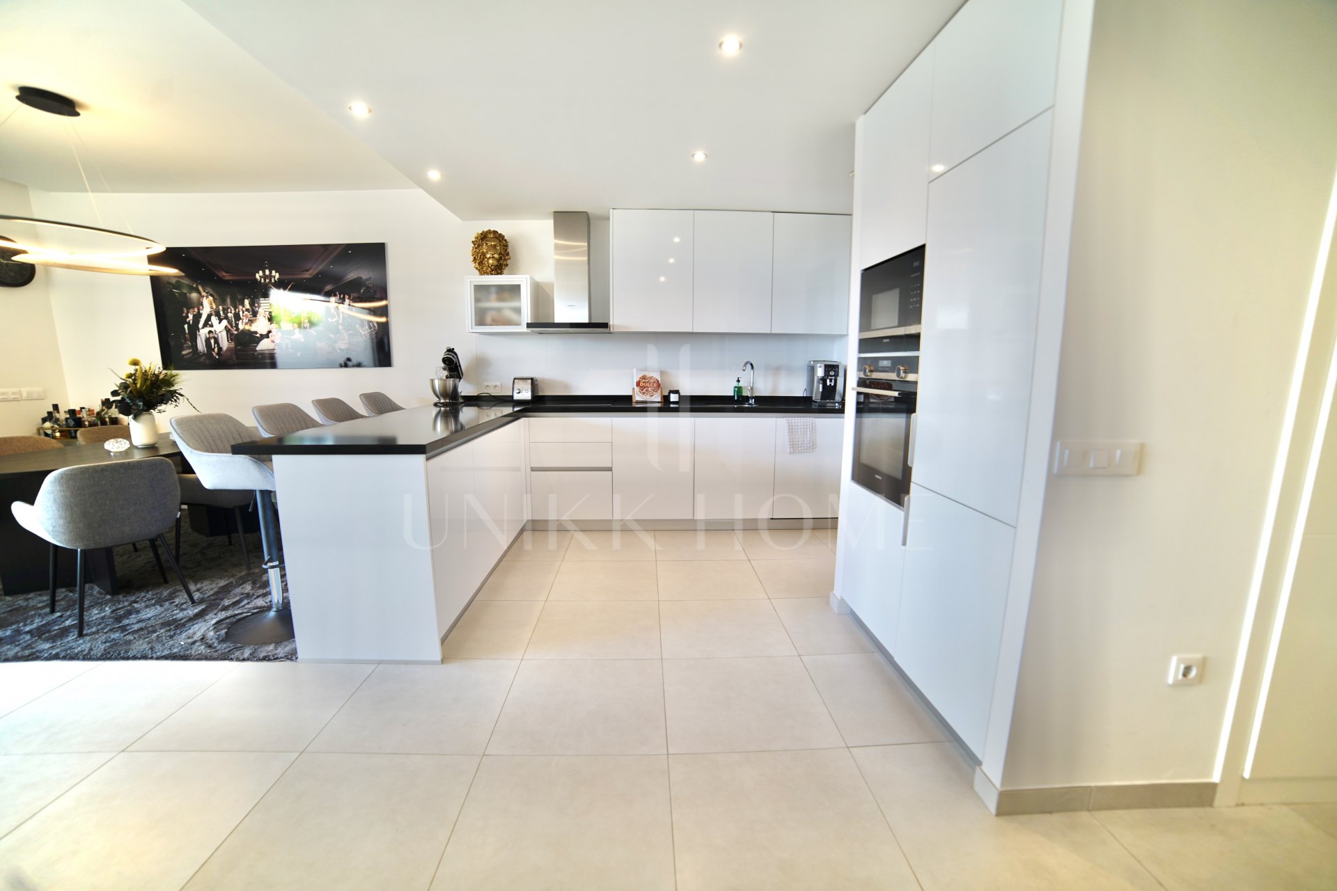 This townhouse in Los Miradores del Sol, Bel-Air Estepona