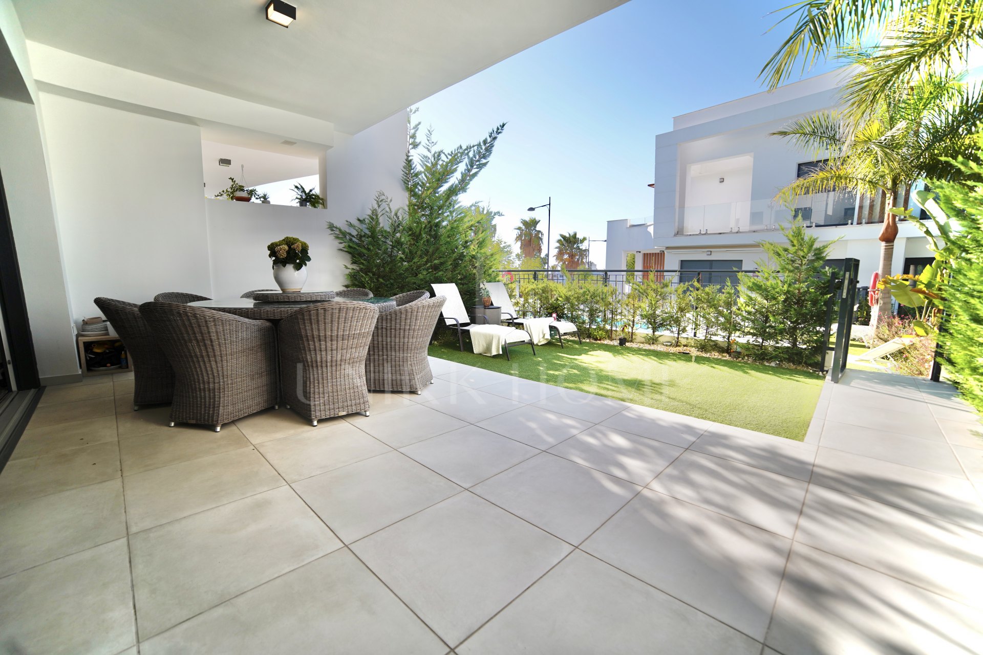 This townhouse in Los Miradores del Sol, Bel-Air Estepona