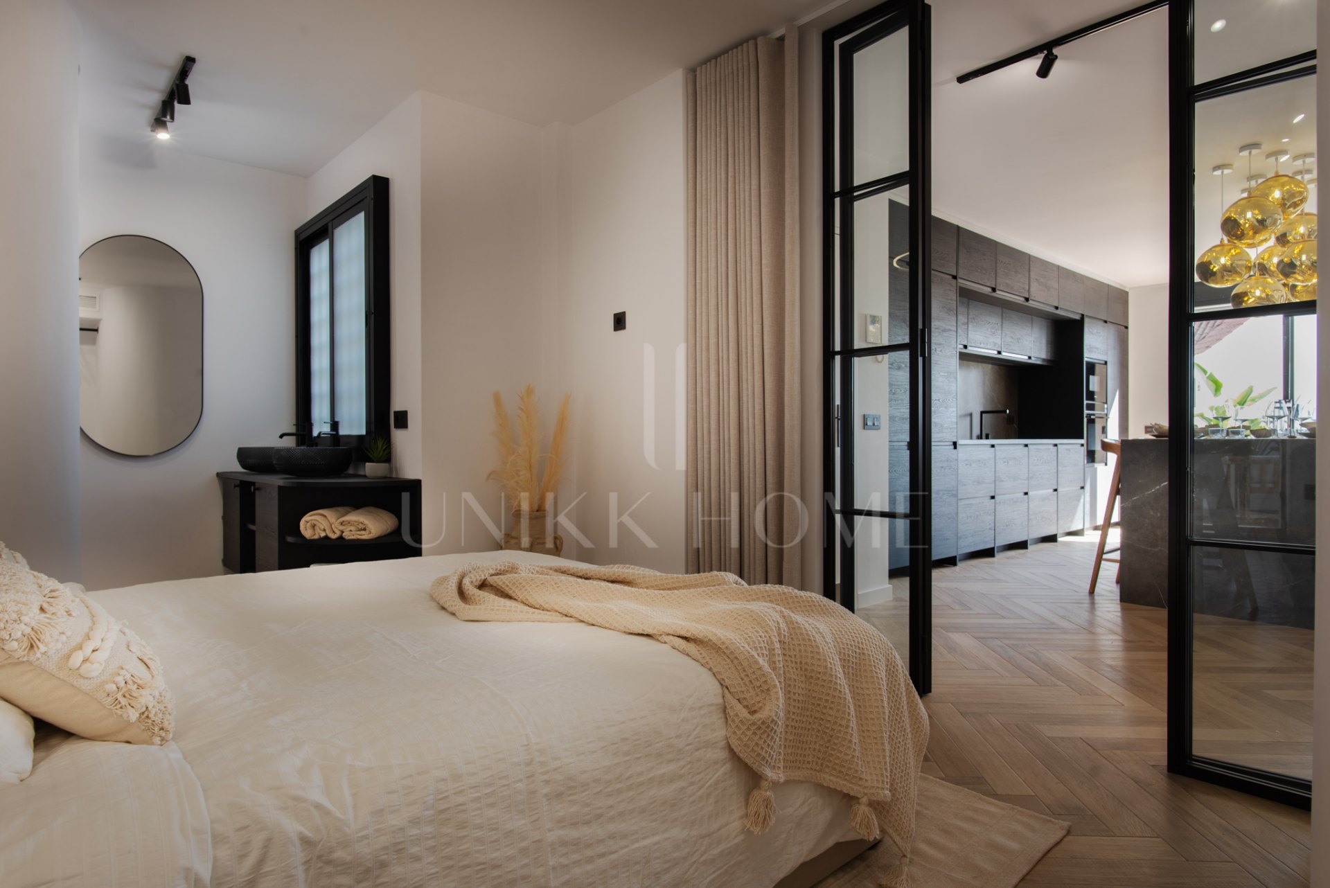 Discover your Marbella dream home — a freshly renovated 3-bedroom apartment in Nueva Andalucía with bright interiors, a spacious terrace, outdoor kitchen, and all amenities close by.