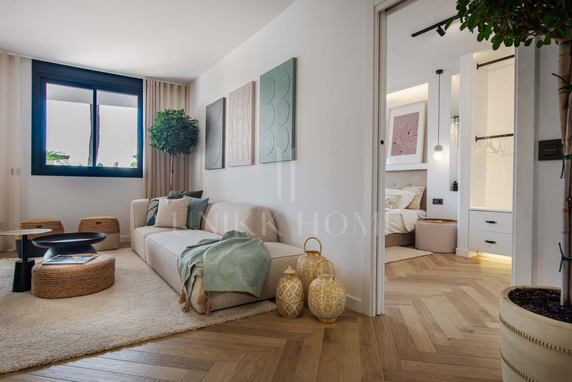 Discover your Marbella dream home — a freshly renovated 3-bedroom apartment in Nueva Andalucía with bright interiors, a spacious terrace, outdoor kitchen, and all amenities close by.