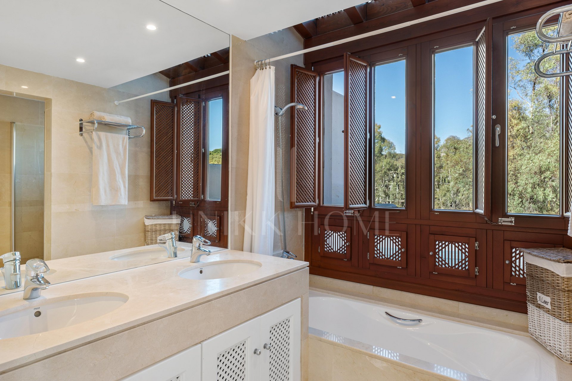 Elegant duplex penthouse in Aloha, Marbella with 3 bedrooms