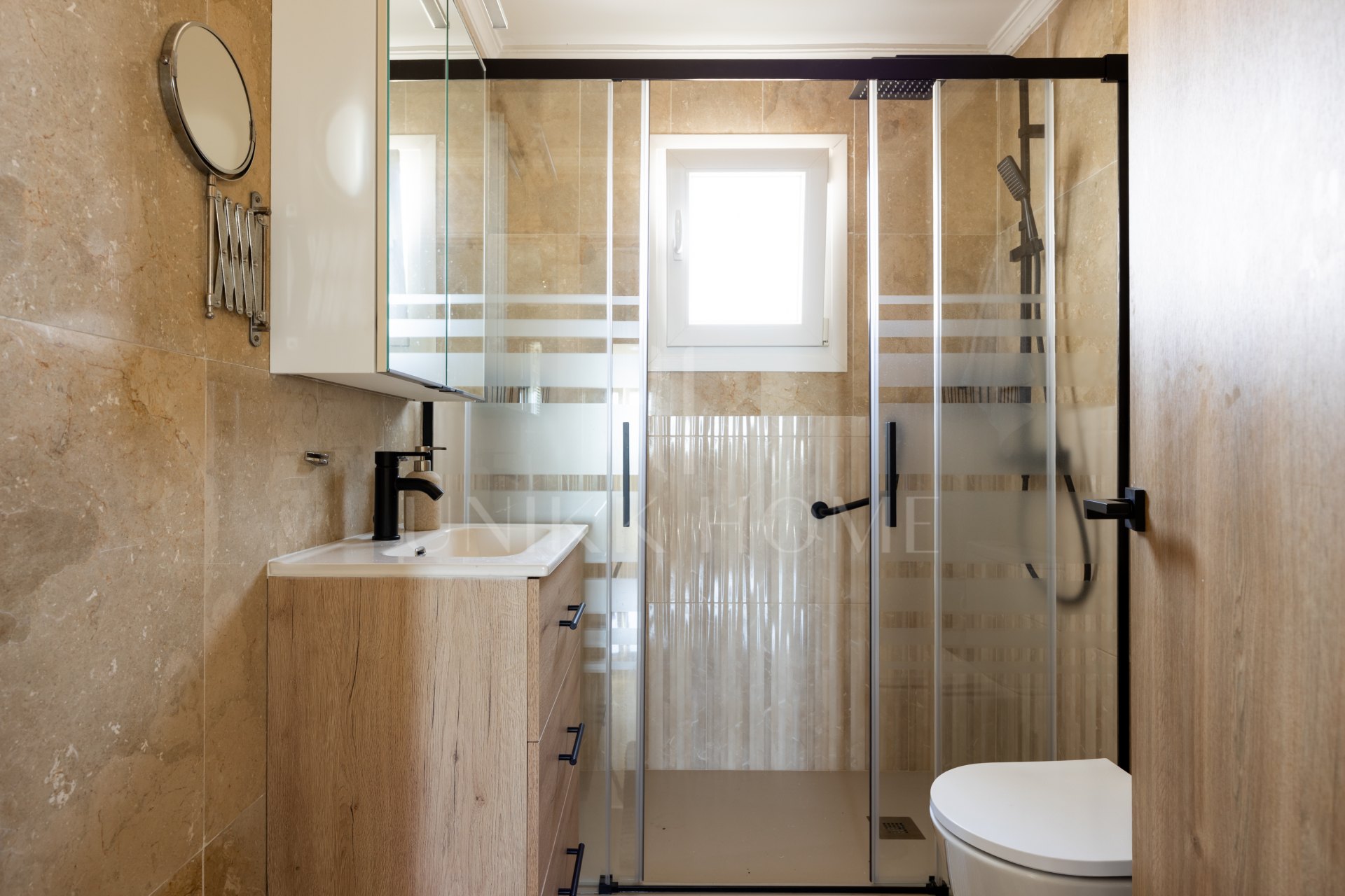 Renovated two-bedroom penthouse in El Paraíso featuring dual terraces, panoramic Mediterranean and La Concha views, luxury finishes, and a prime locations