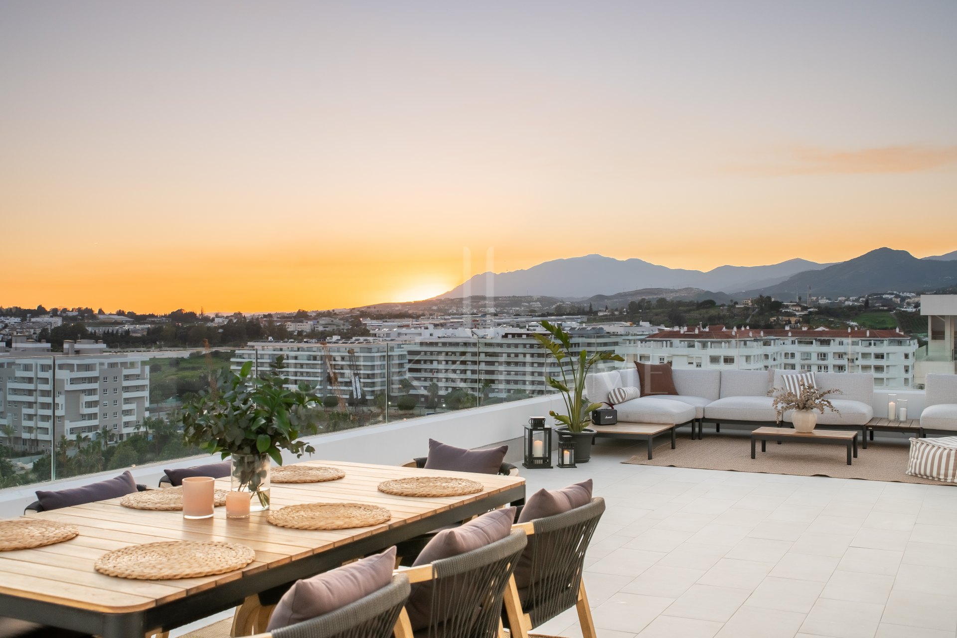 Exclusivo Atico True en La Campana con 4 Dormitorios.