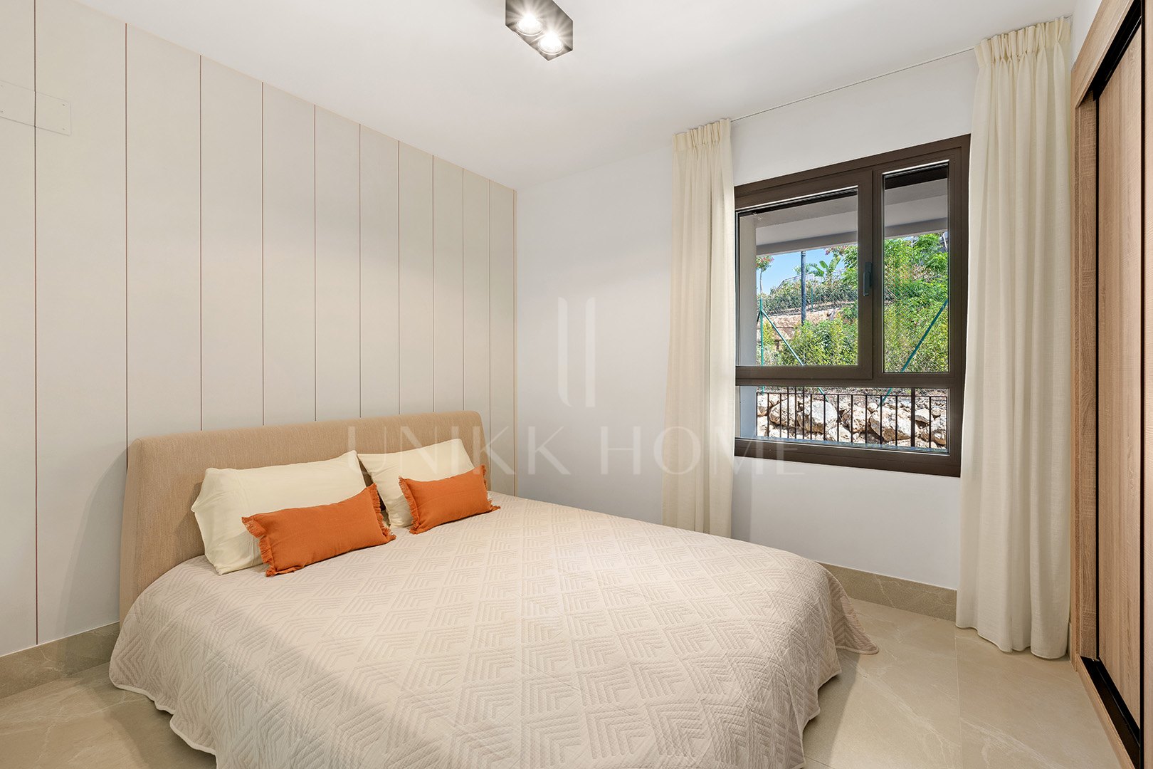 Modern Apartment with Stunning Views and Rooftop Solarium in Cerros del Lago