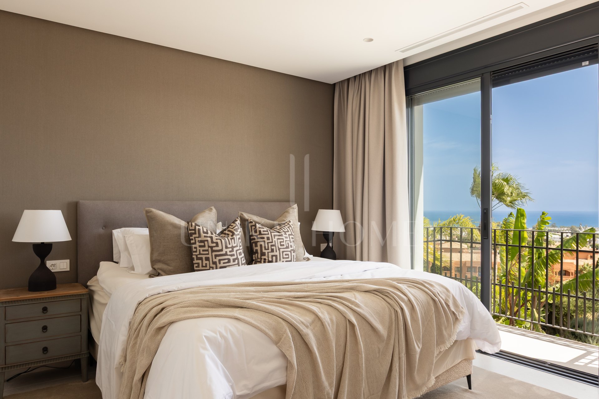 Exquisite Modern Andalusian Masterpiece with Panoramic Sea Views – Los Flamingos, Benahavís