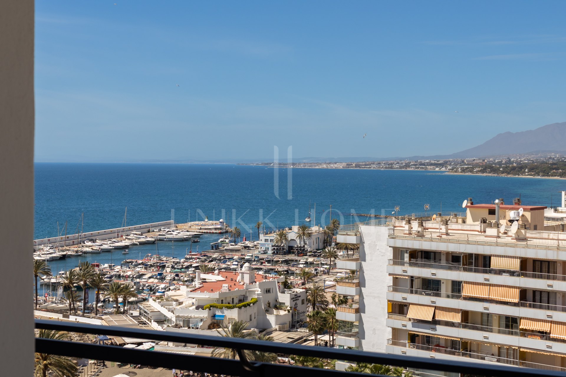 Beachfront apartment in the heart of Marbella