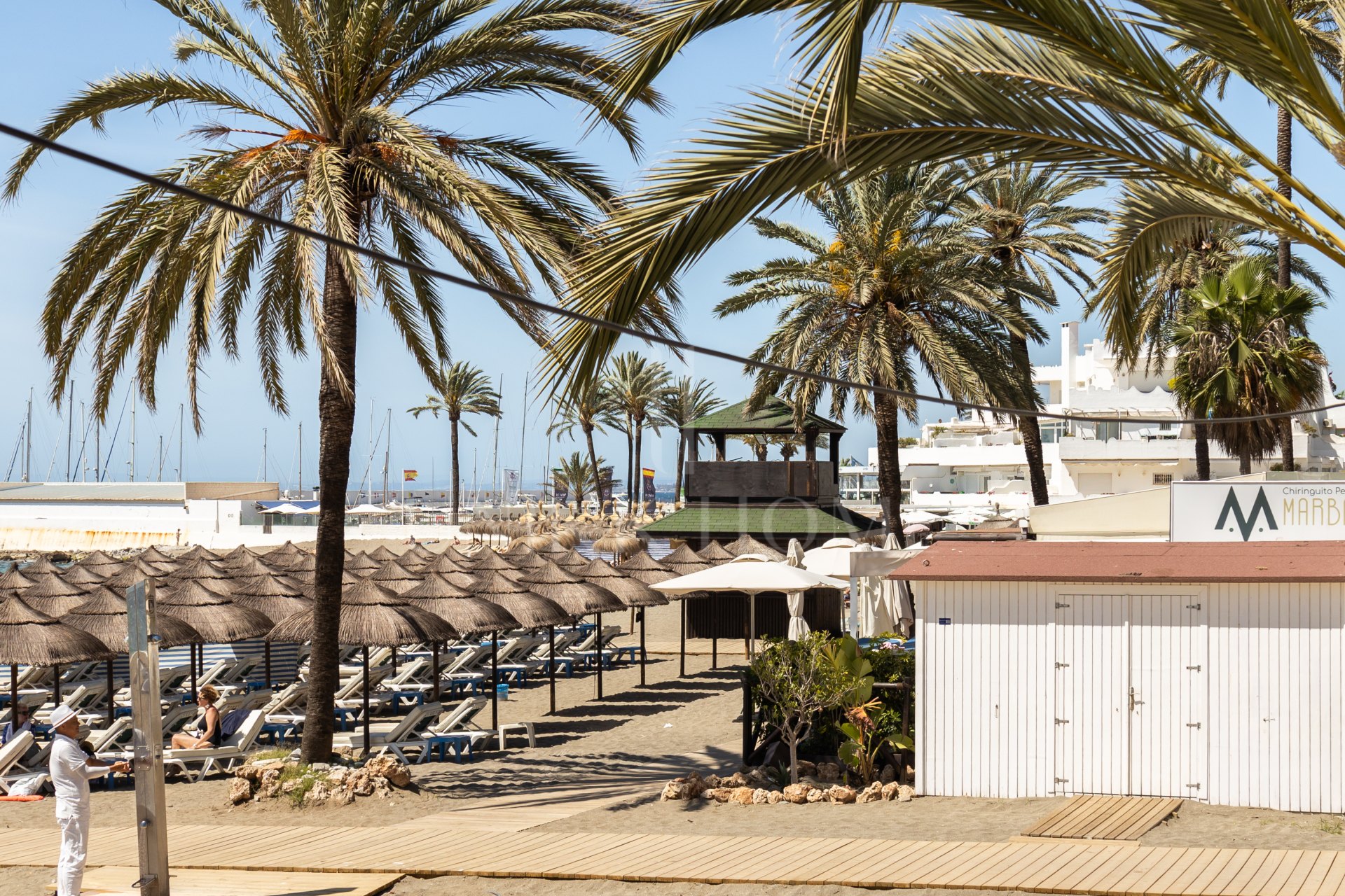 Beachfront apartment in the heart of Marbella