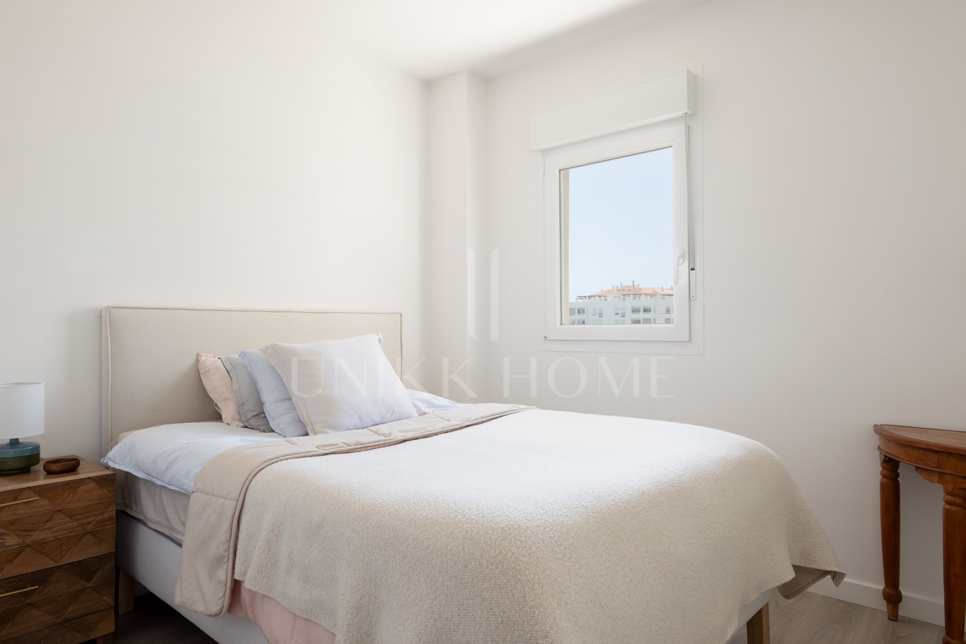 Apartamento de 3 Dormitorios Orientado al Oeste en la Tercera Planta de Albatros VII