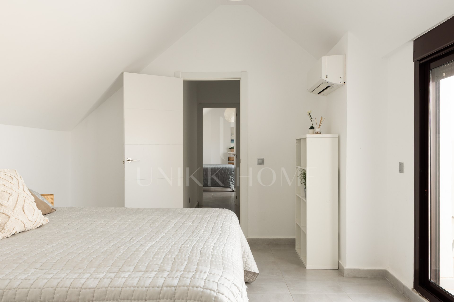 Descubre este impresionante ático dúplex en el corazón de Nueva Andalucía