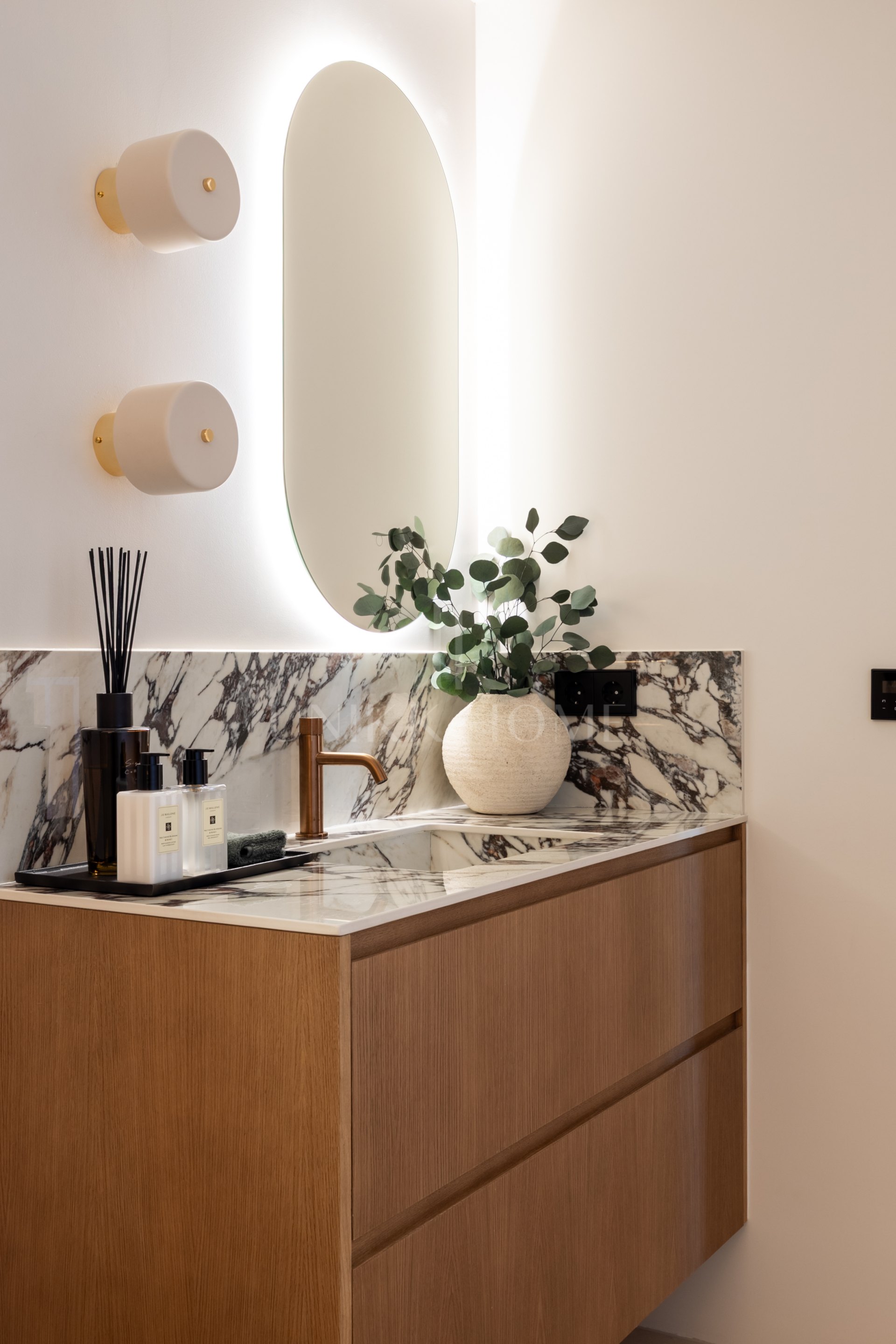 Luxury Townhouse in El Herrojo, Benahavís with 4 bedrooms