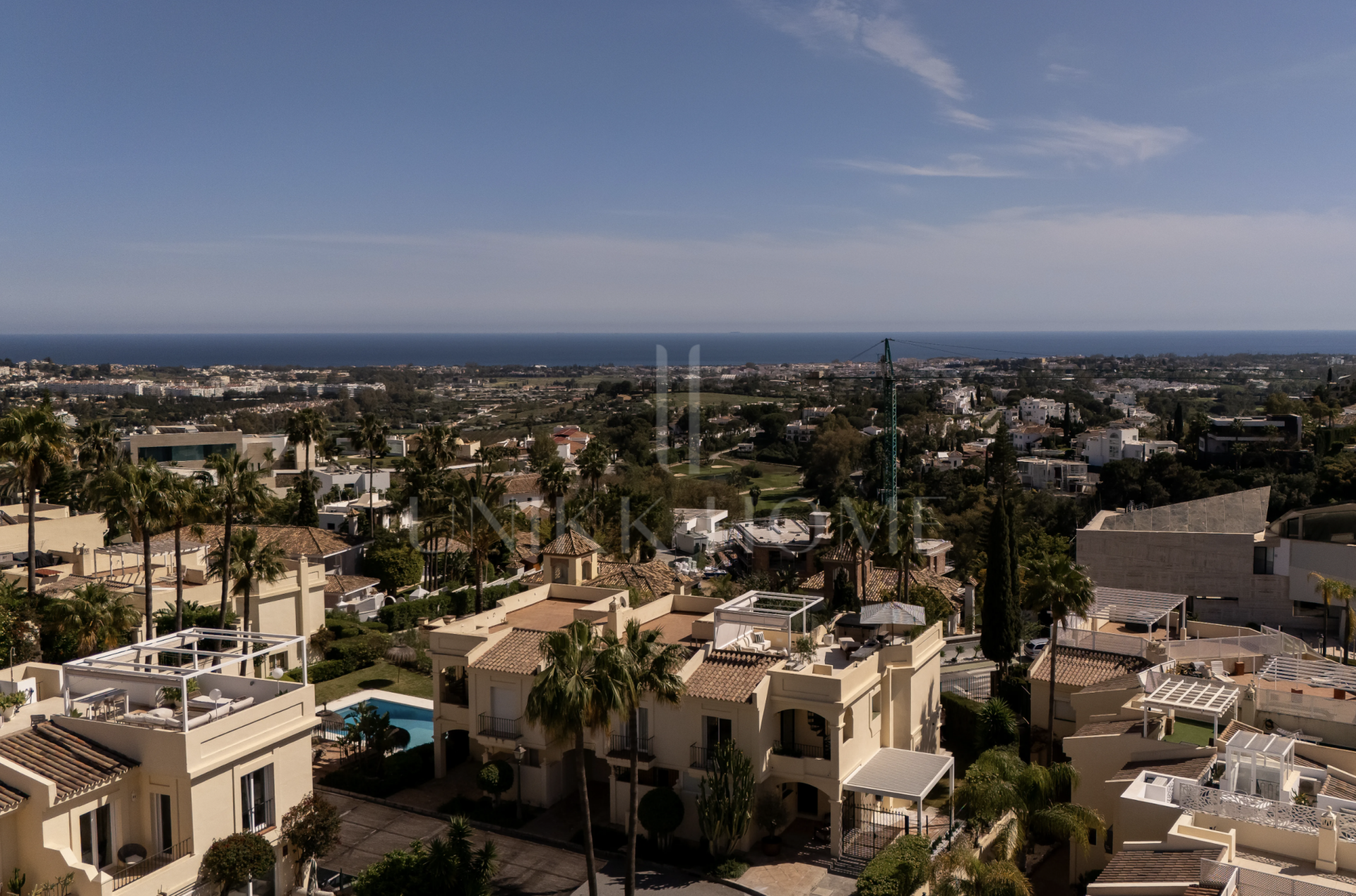 Luxury Townhouse in El Herrojo, Benahavís with 4 bedrooms