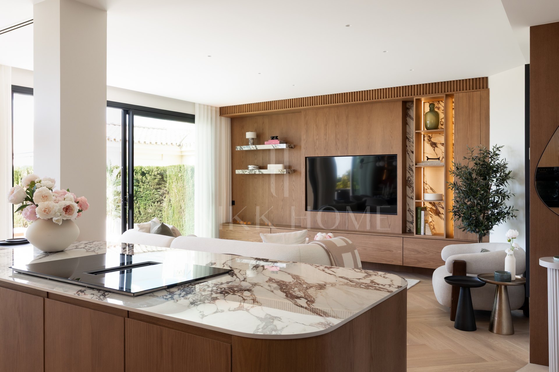 Luxury Townhouse in El Herrojo, Benahavís with 4 bedrooms