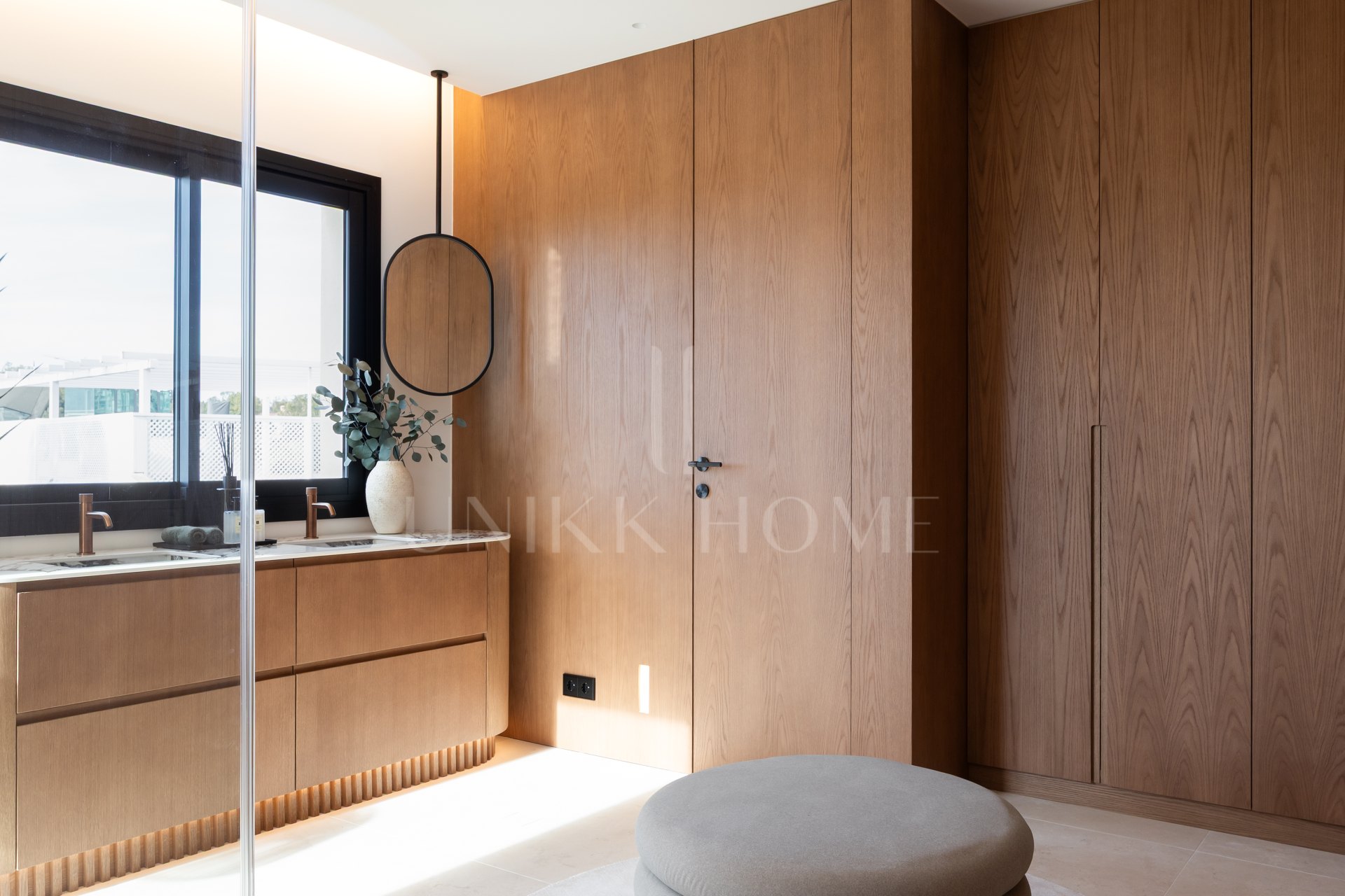 Luxury Townhouse in El Herrojo, Benahavís with 4 bedrooms