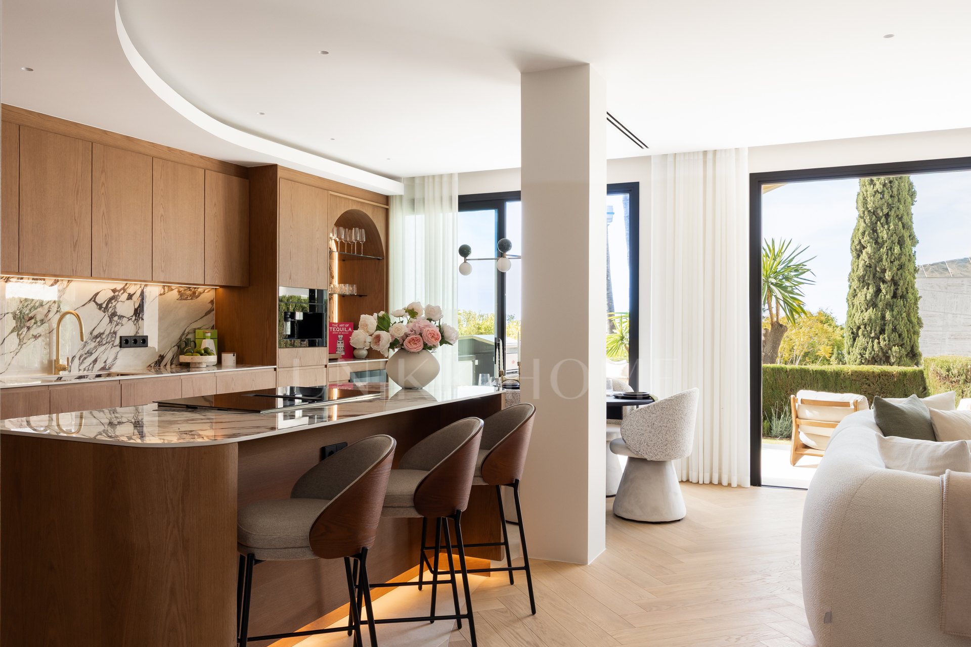 Luxury Townhouse in El Herrojo, Benahavís with 4 bedrooms