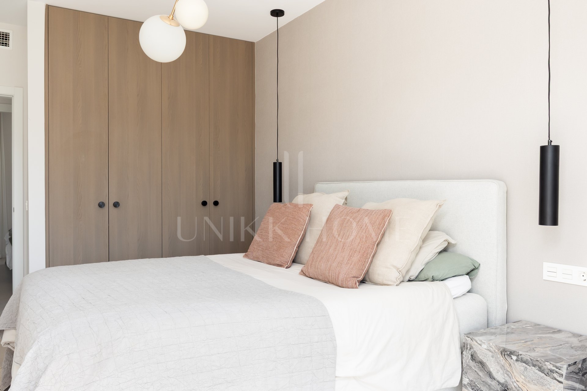 Encantador y privado apartamento dúplex situado en el corazón del prestigioso Valle del Golf de Nueva Andalucía