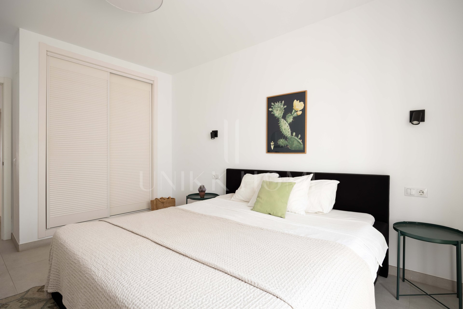 Luxury 3-bedroom apartment in Nueva Andalucía, close to the beach with sea views