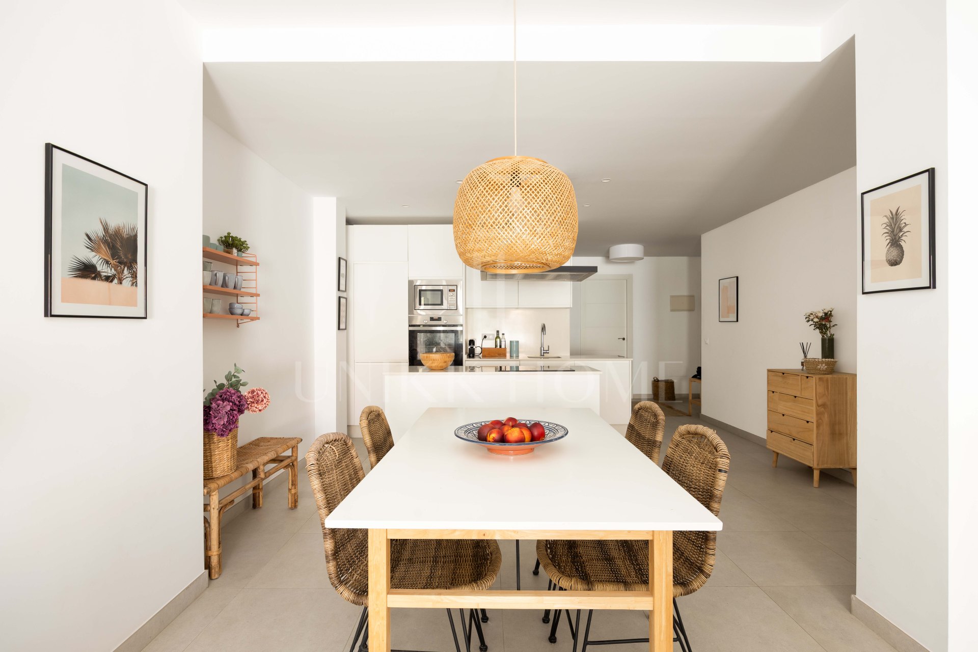 Luxury 3-bedroom apartment in Nueva Andalucía, close to the beach with sea views