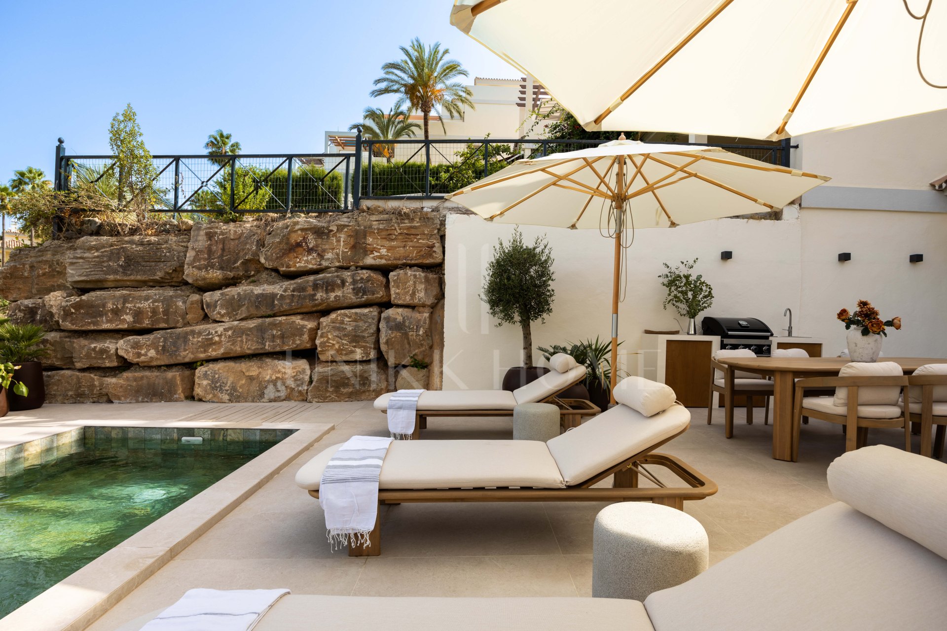 Luxury Ground Floor Apartment in Les Belvederes, Nueva Andalucía