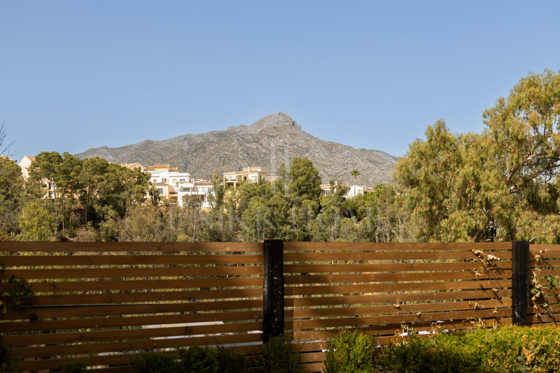 Luxury Ground Floor Apartment in Les Belvederes, Nueva Andalucía