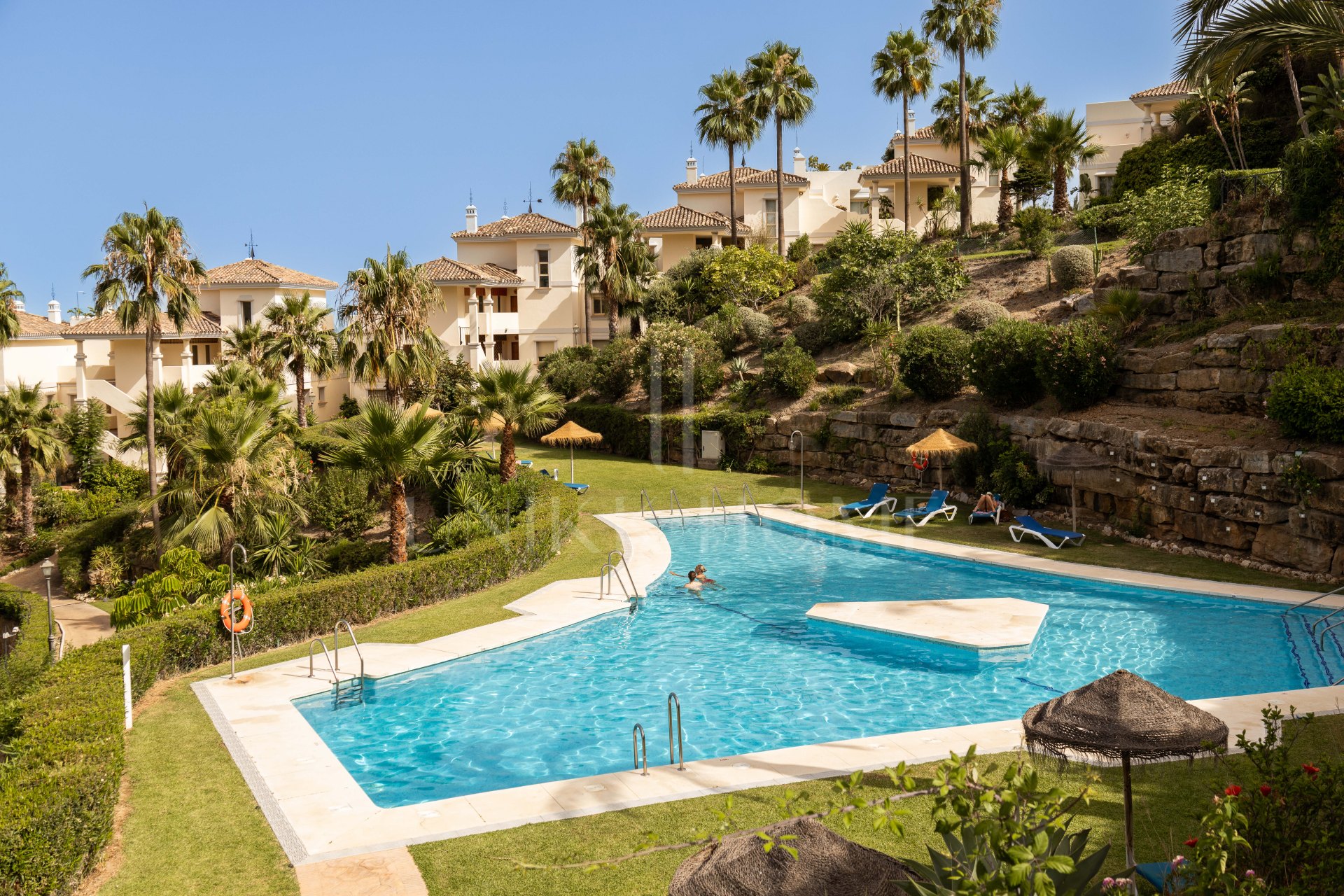 Luxury Ground Floor Apartment in Les Belvederes, Nueva Andalucía