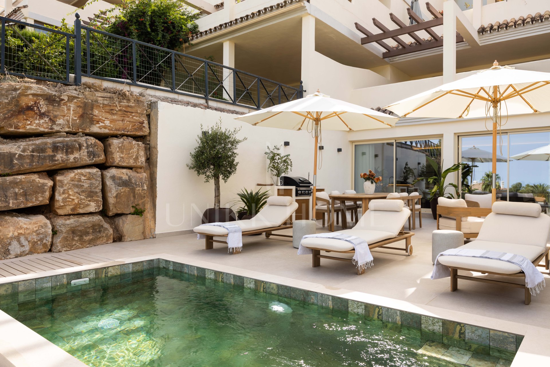 Luxury Ground Floor Apartment in Les Belvederes, Nueva Andalucía