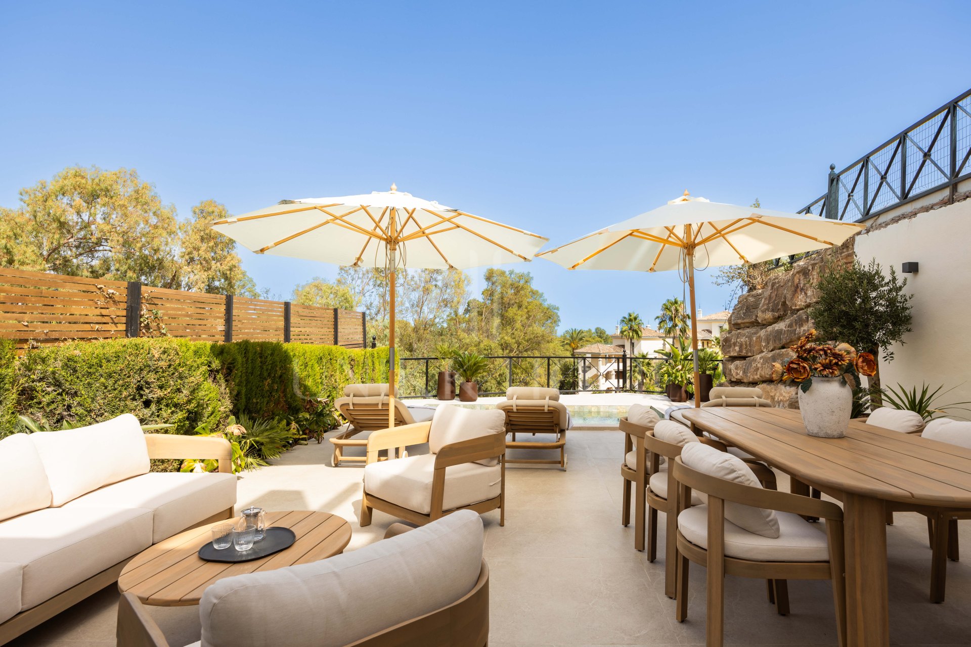 Luxury Ground Floor Apartment in Les Belvederes, Nueva Andalucía