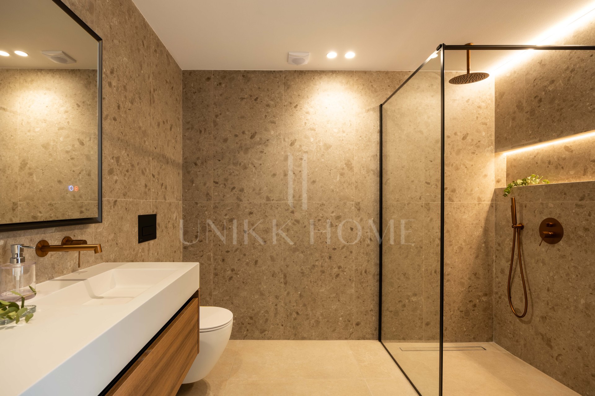 Luxury Ground Floor Apartment in Les Belvederes, Nueva Andalucía