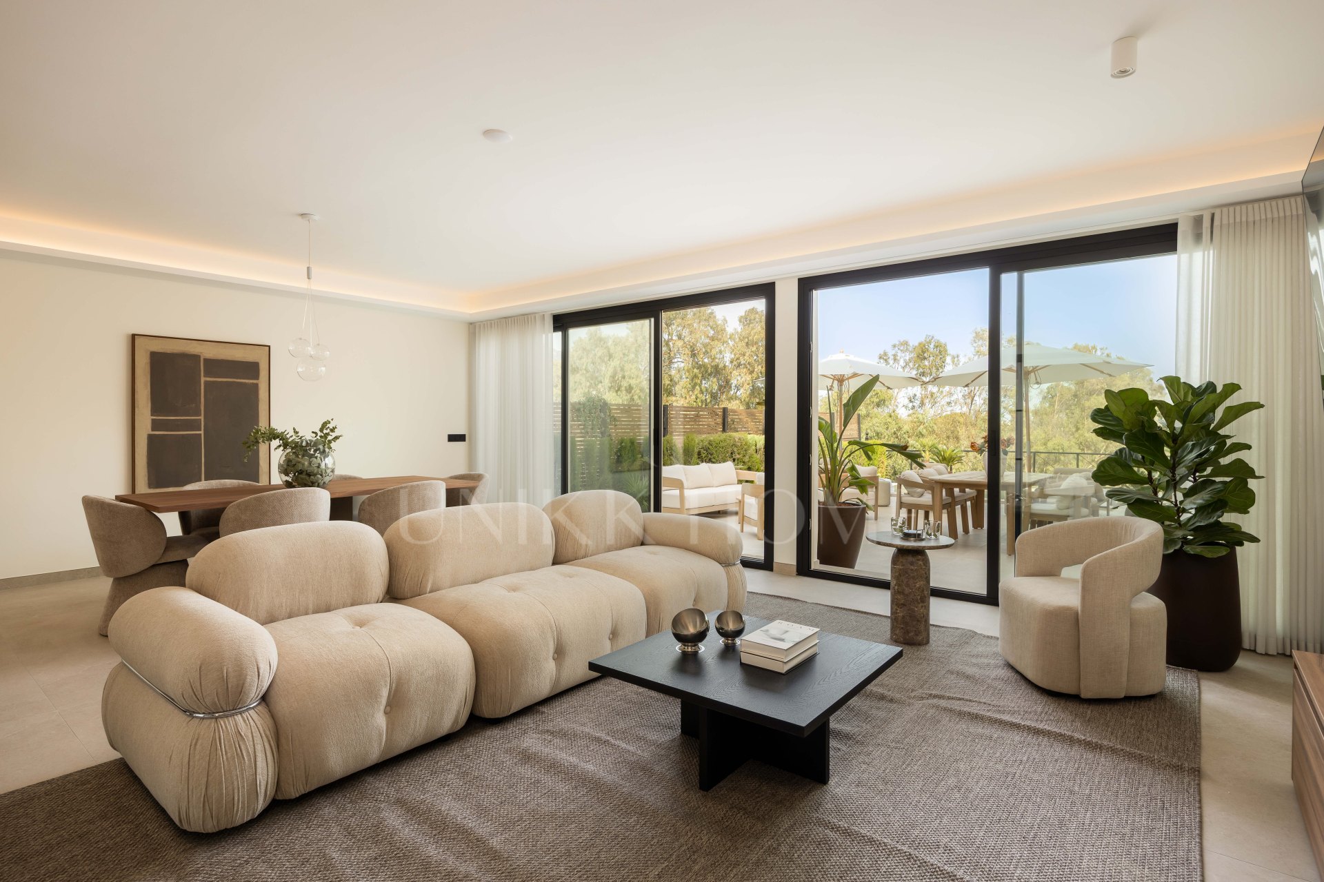 Luxury Ground Floor Apartment in Les Belvederes, Nueva Andalucía