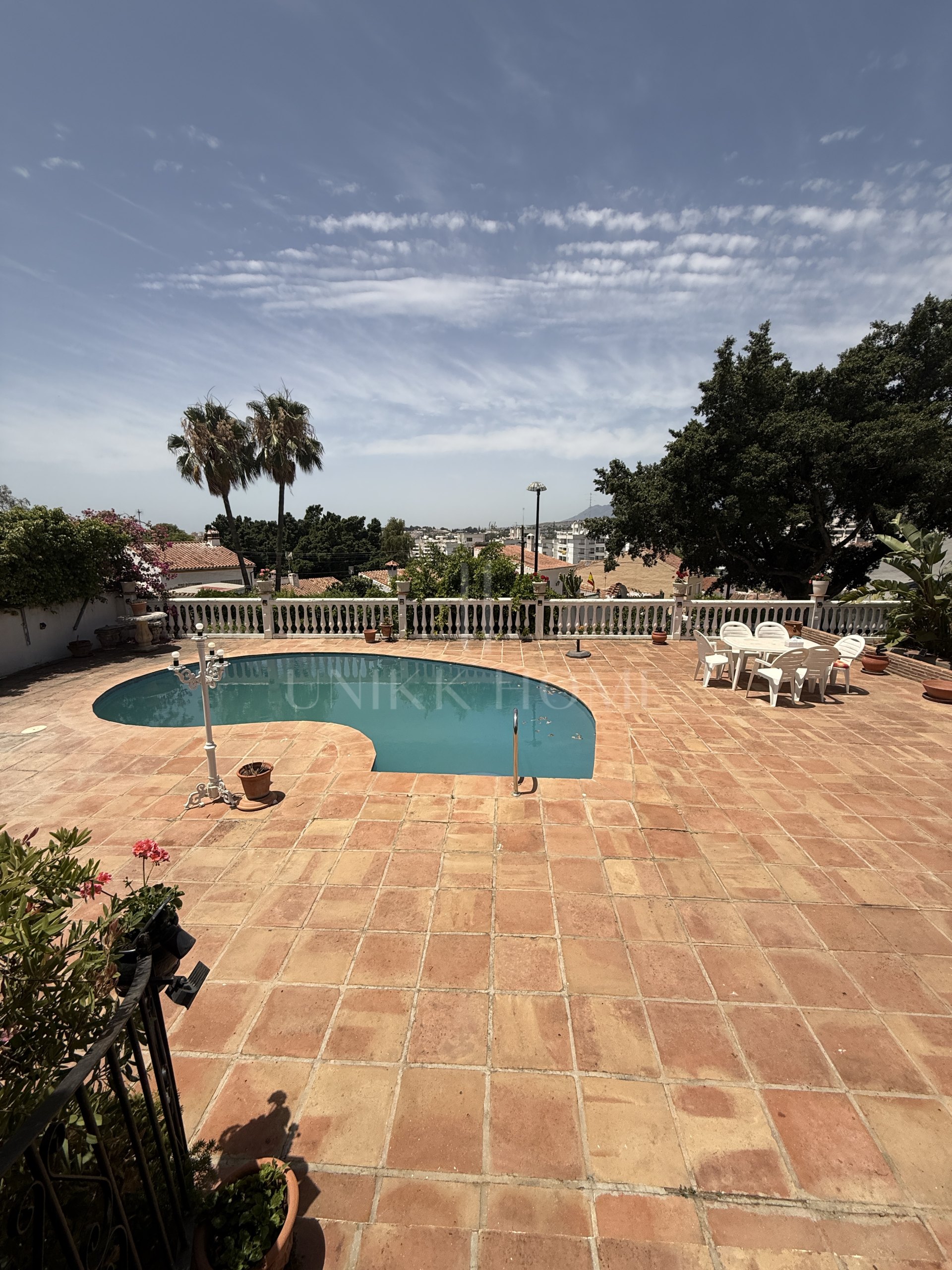 Renovation Opportunity in La Campana, Nueva Andalucía