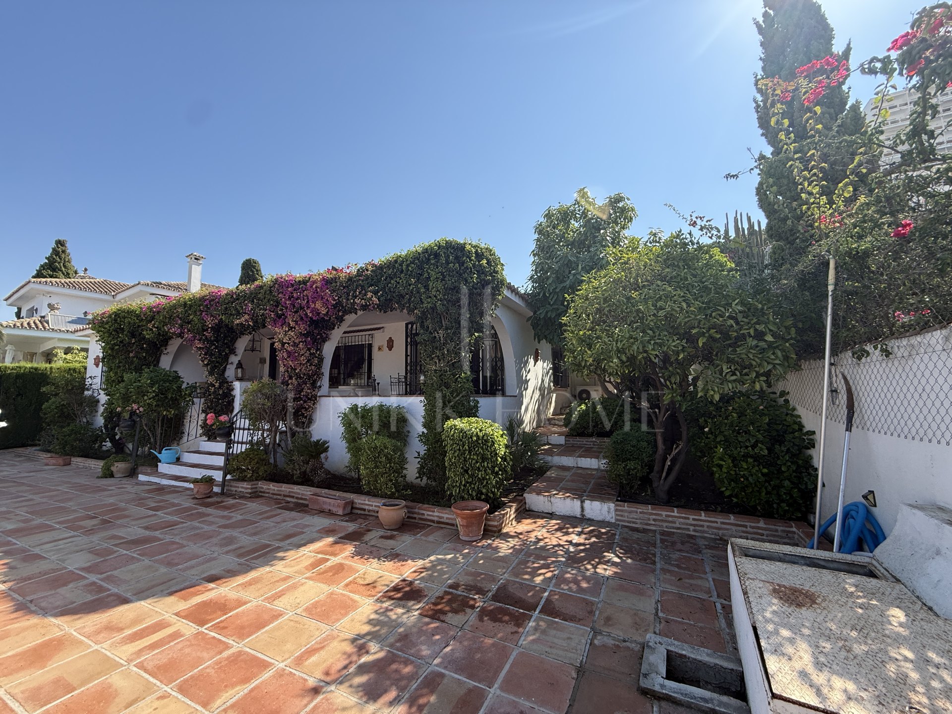 Renovation Opportunity in La Campana, Nueva Andalucía