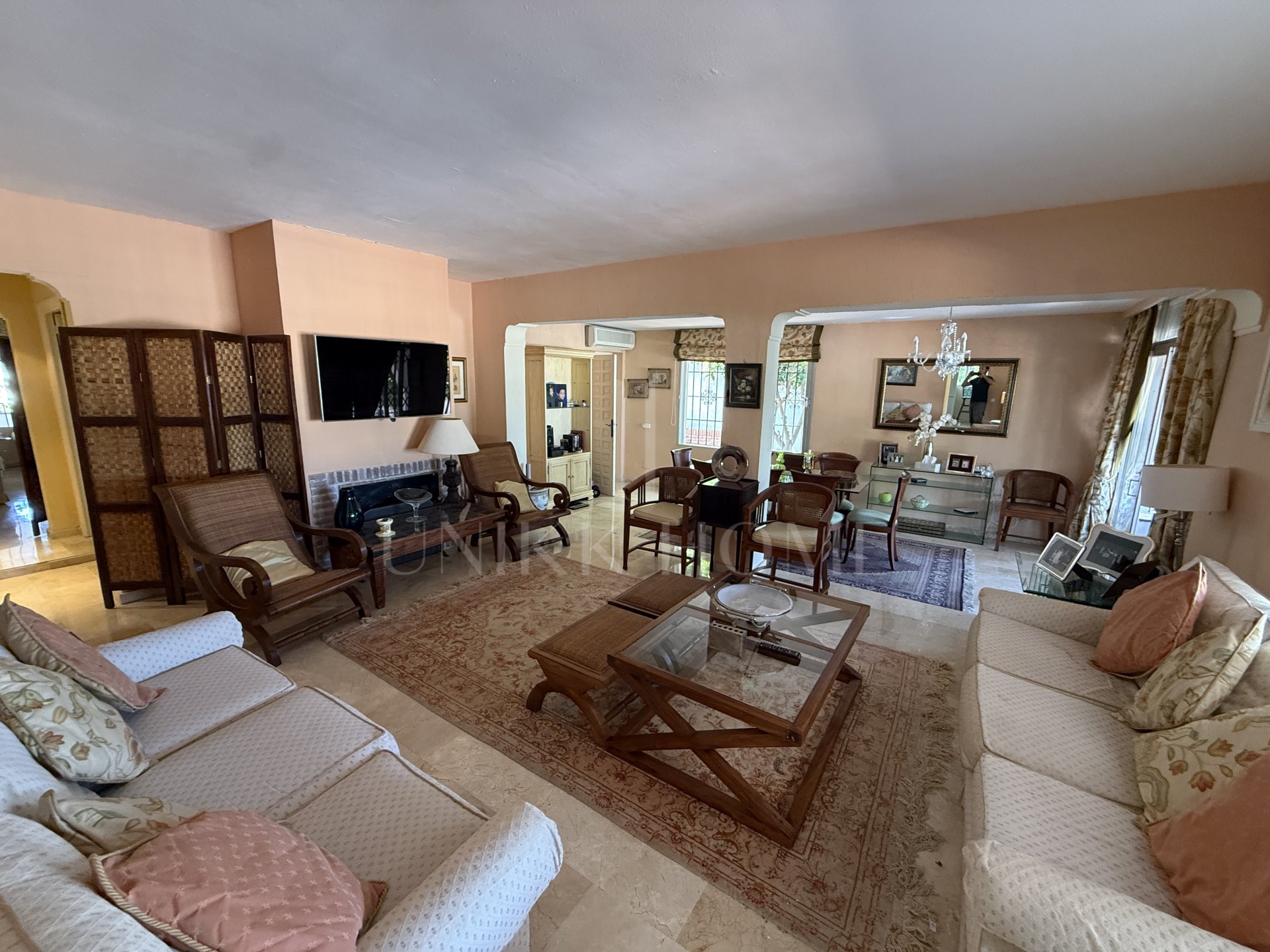 Renovation Opportunity in La Campana, Nueva Andalucía