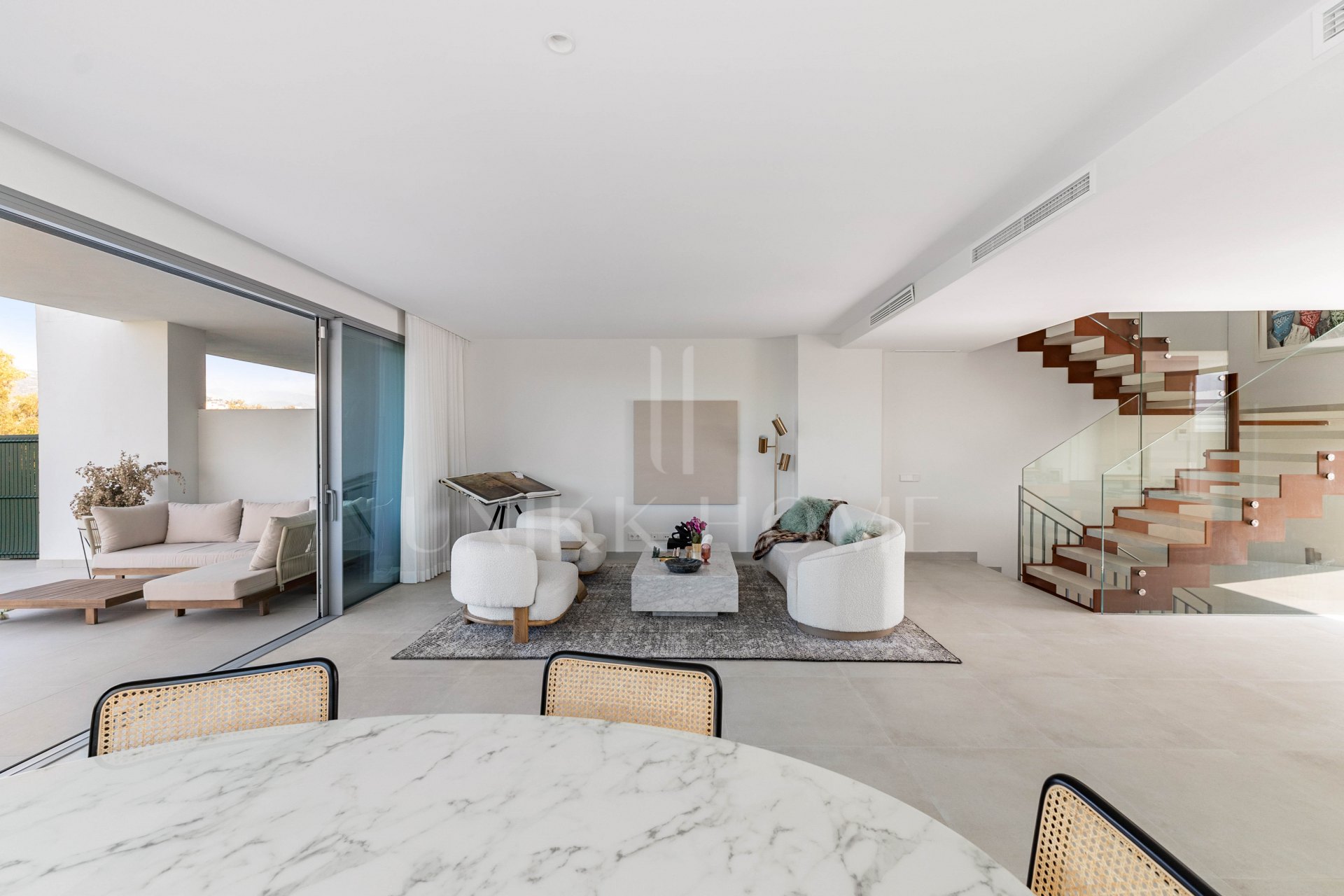 Semi-detached Villa Treetops in Guadalmina, a luxurious contemporary villa with mountain views