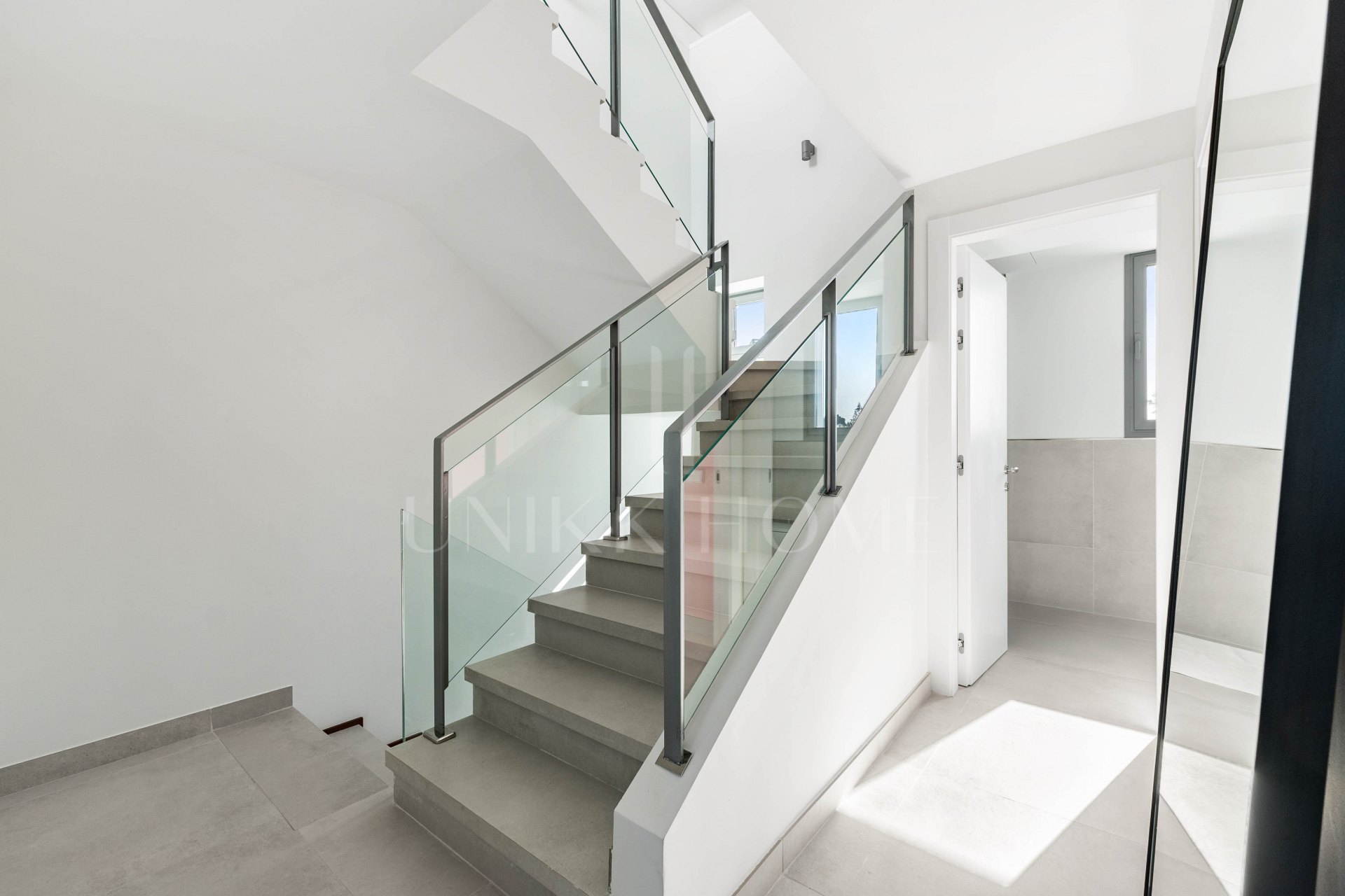 Semi-detached Villa Treetops in Guadalmina, a luxurious contemporary villa with mountain views