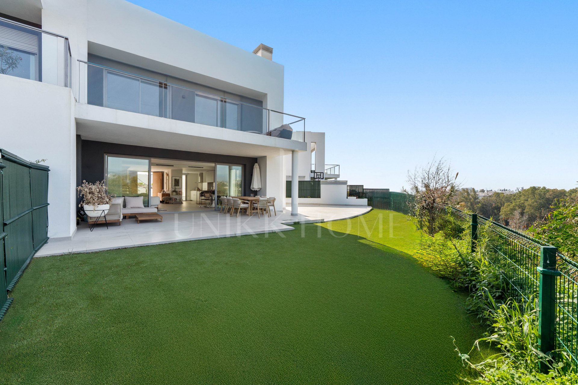 Semi-detached Villa Treetops in Guadalmina, a luxurious contemporary villa with mountain views