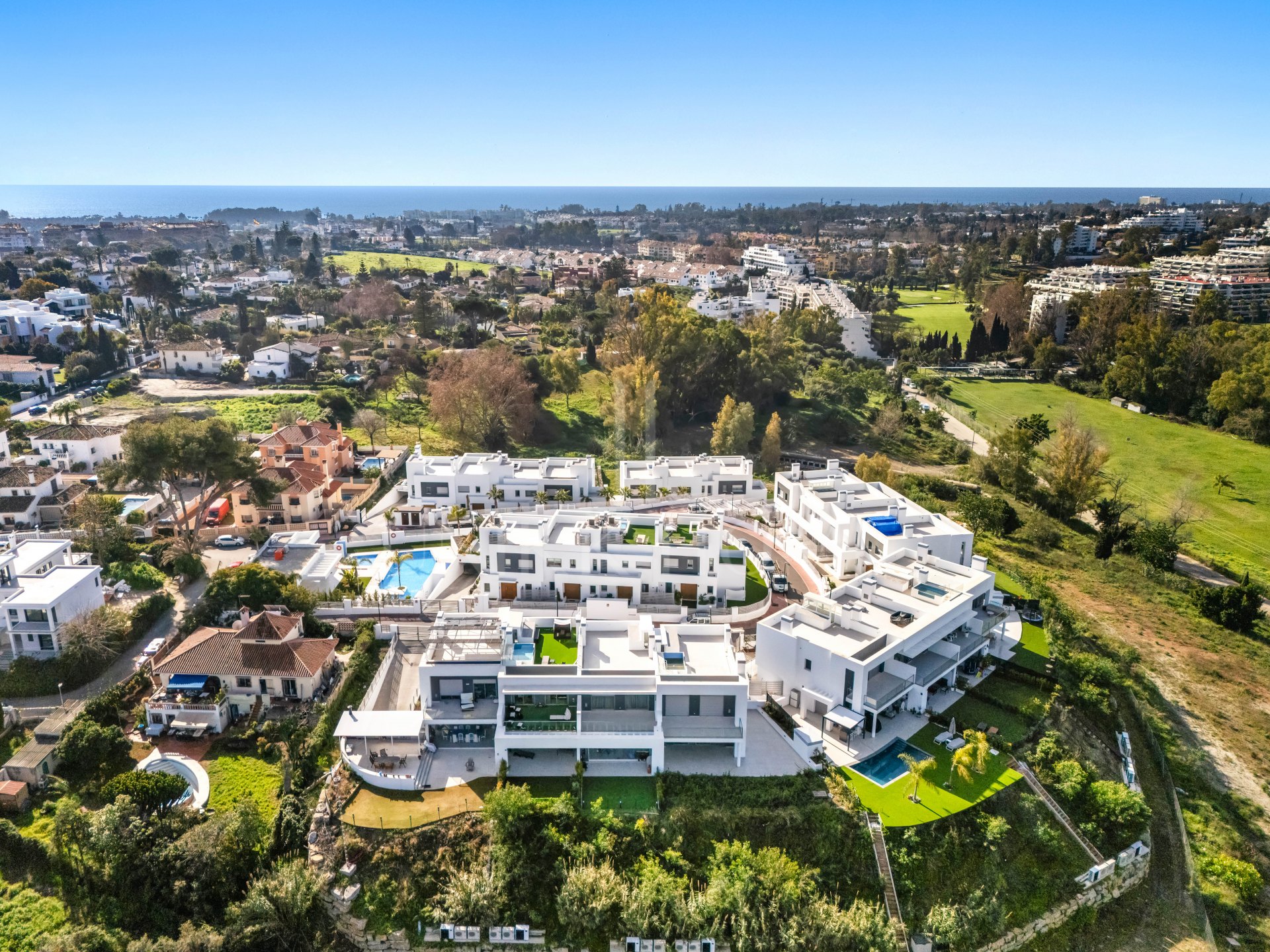 Semi-detached Villa Treetops in Guadalmina, a luxurious contemporary villa with mountain views