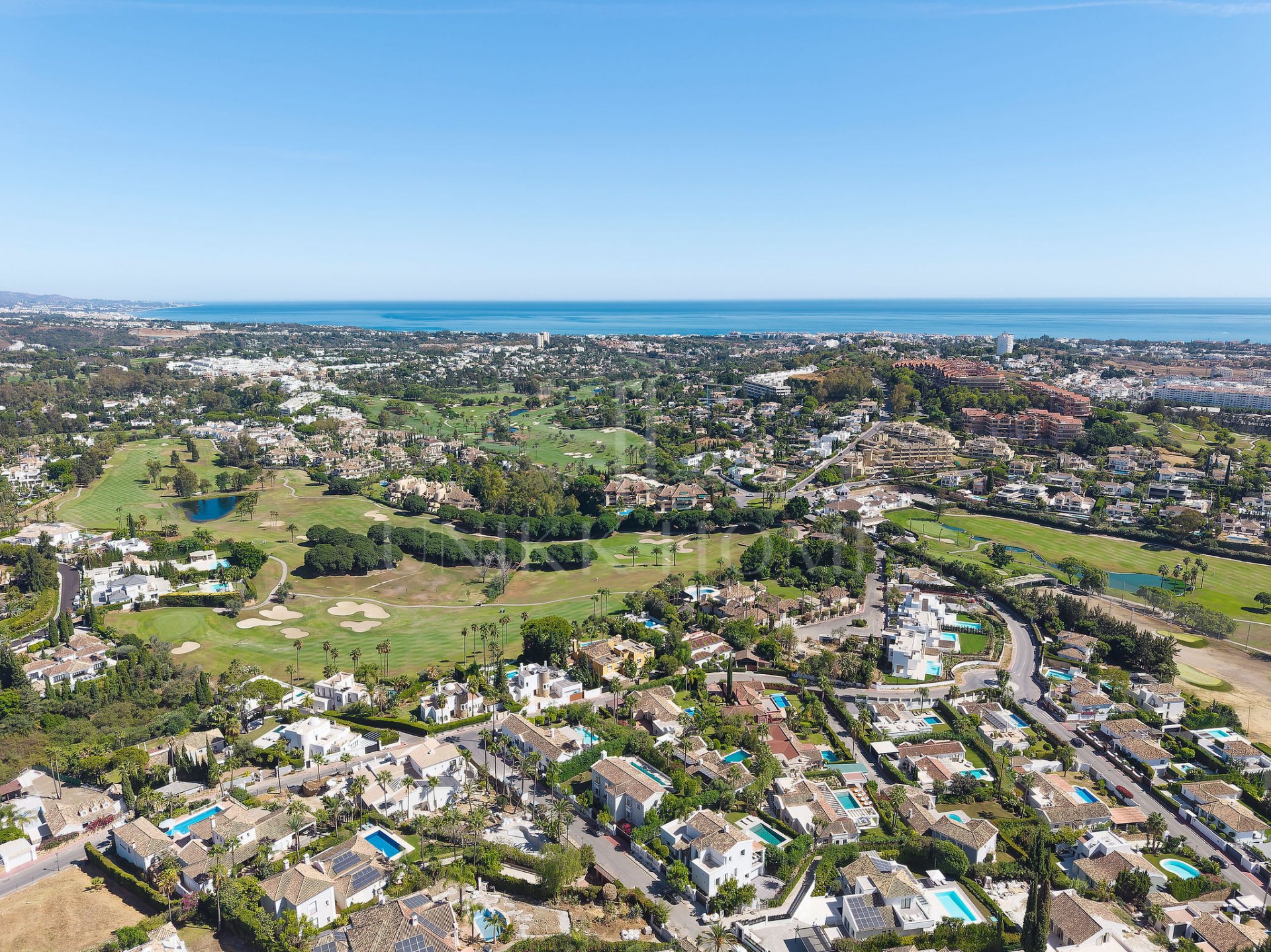 Bienvenido a Villa Rosalia — Un Retiro Refinado en Nueva Andalucía, Marbella