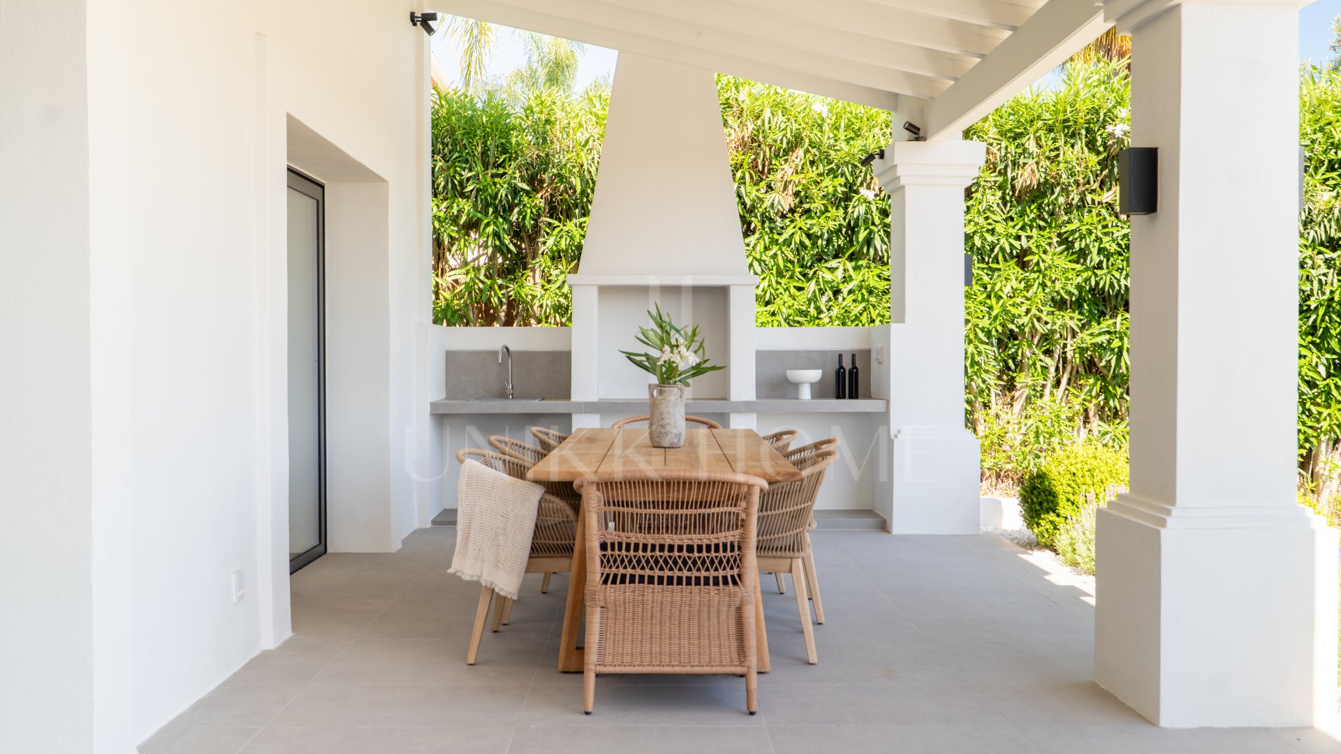 Bienvenido a Villa Rosalia — Un Retiro Refinado en Nueva Andalucía, Marbella