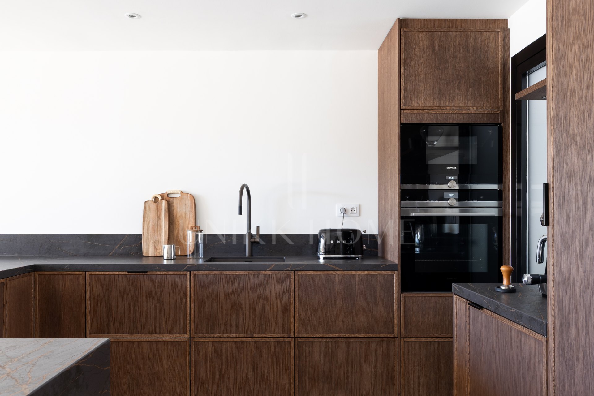 Elegant 3-Bedroom Townhouse with Panoramic Views Near Puerto Banús