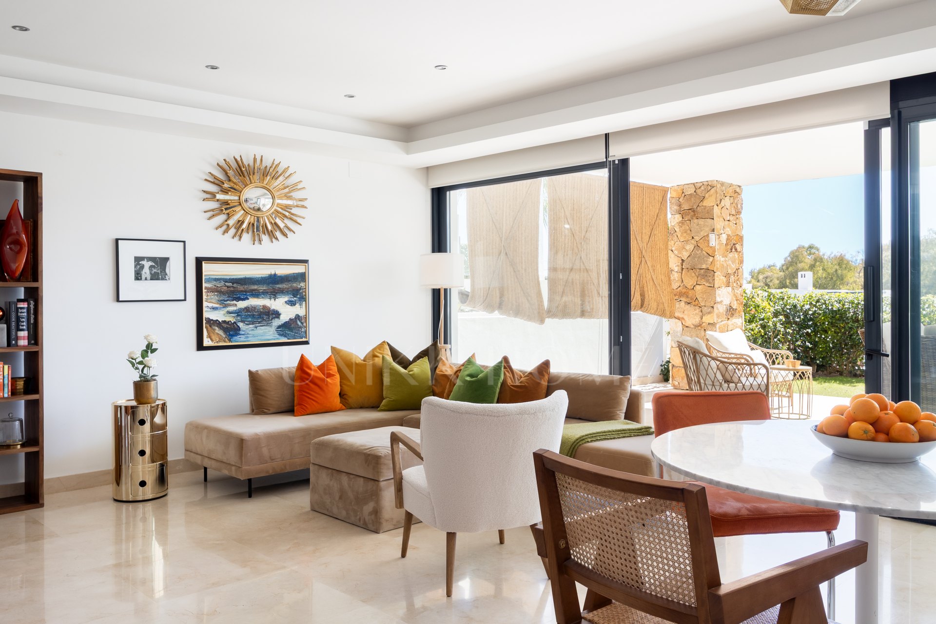 Elegant 3-Bedroom Townhouse with Panoramic Views Near Puerto Banús