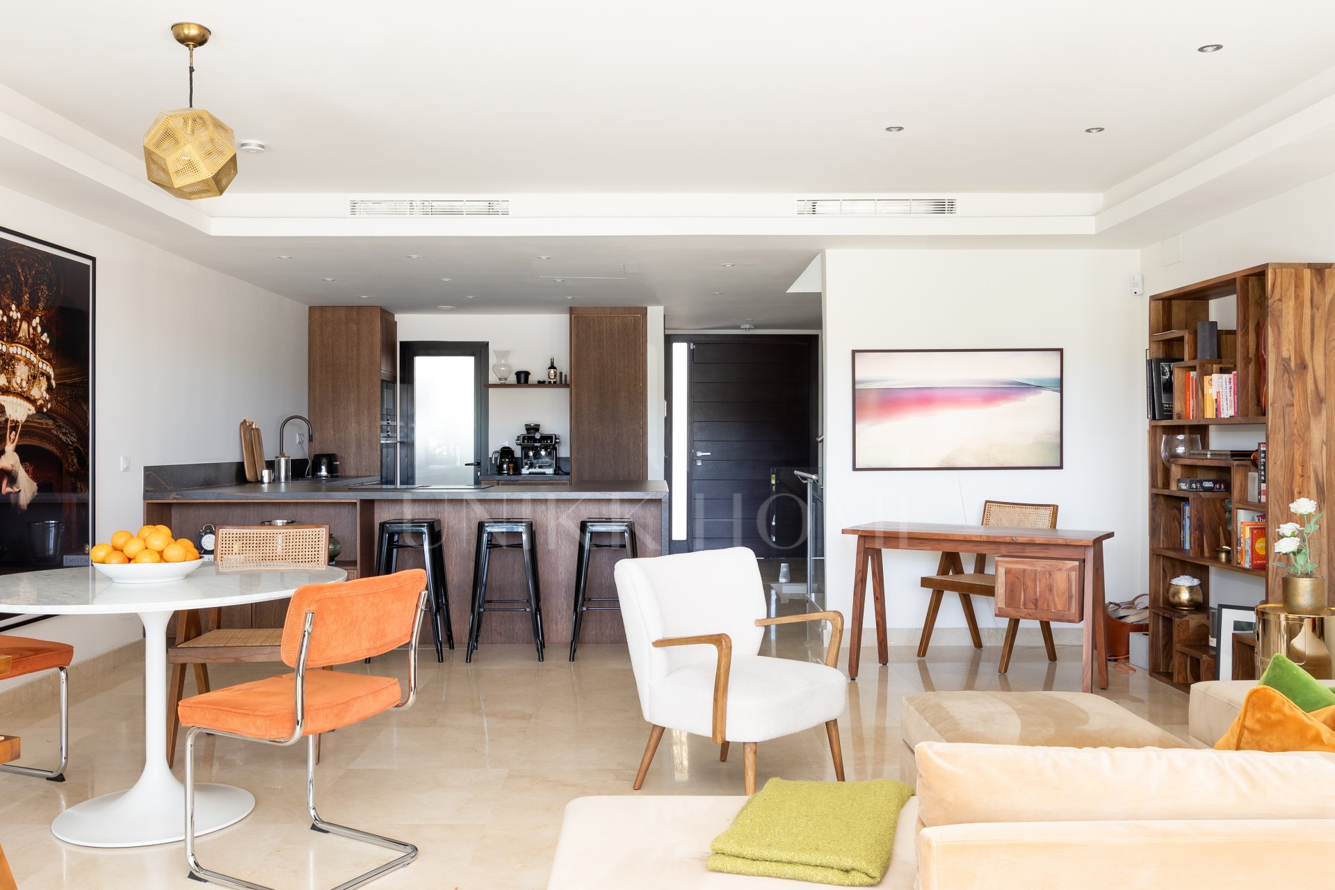 Elegant 3-Bedroom Townhouse with Panoramic Views Near Puerto Banús